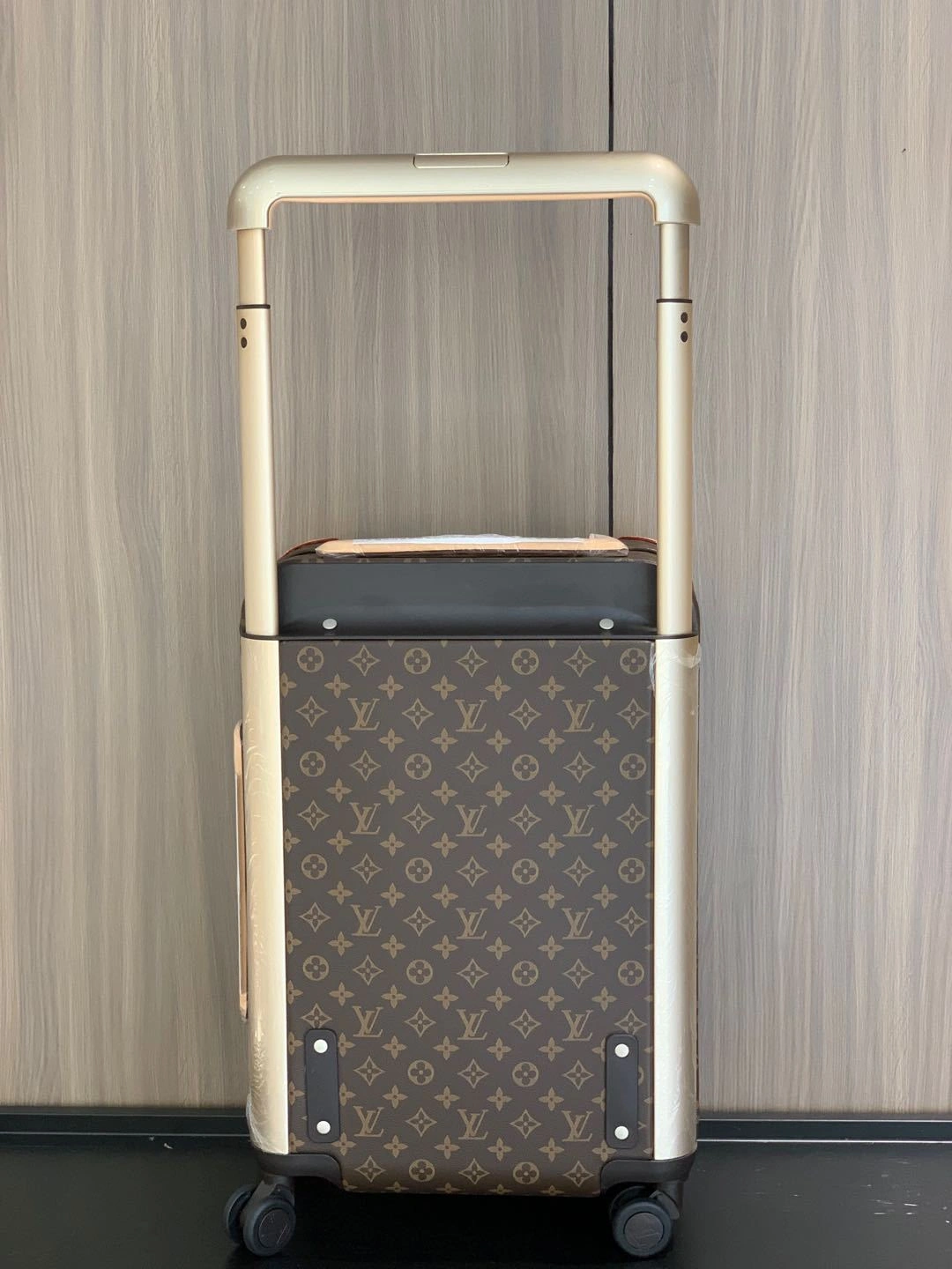 MOMO- 8V M13768 high quality version HORIZON item：E-B177I2598