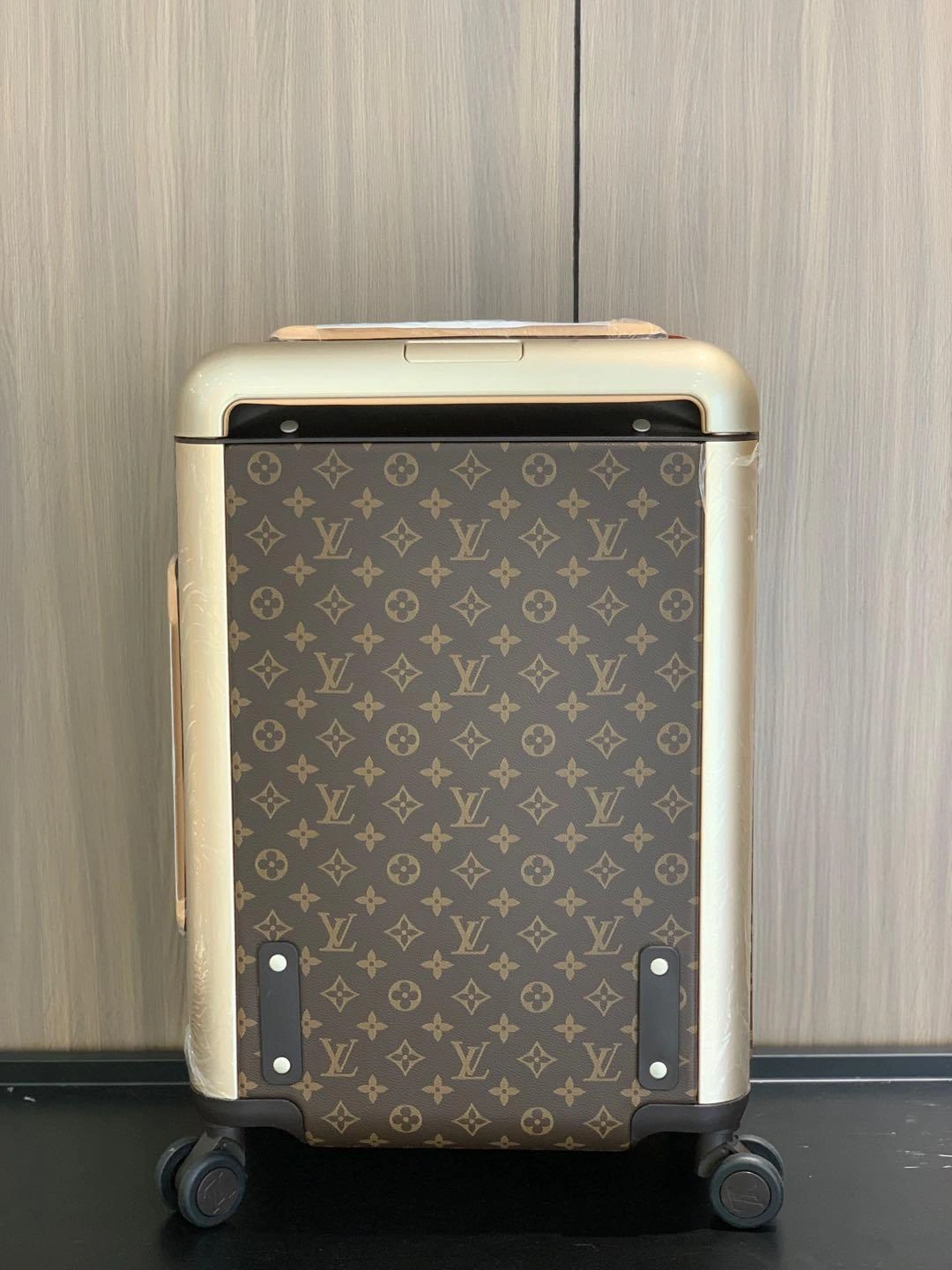 MOMO- 8V M13768 high quality version HORIZON item：E-B177I2598
