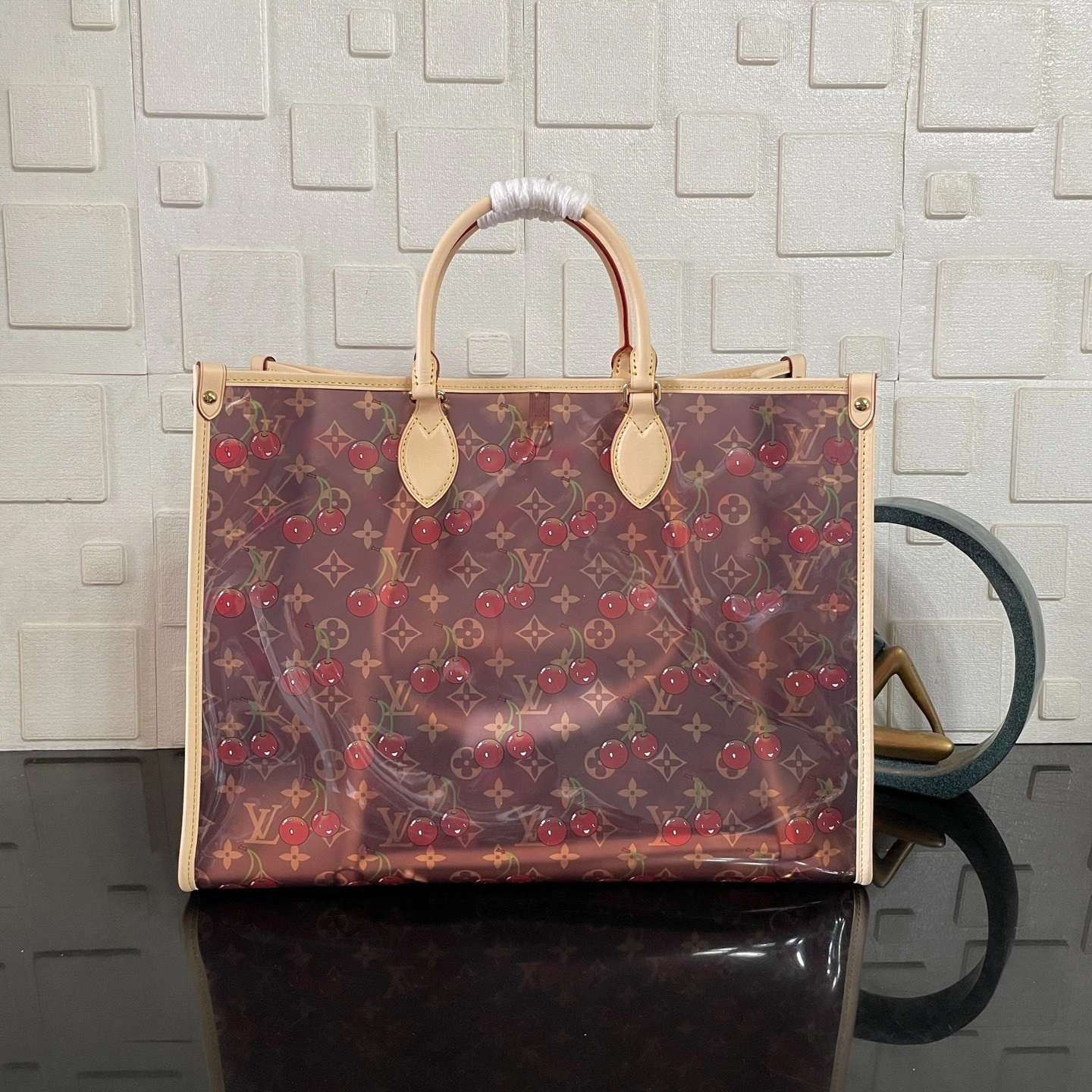MOMO- 8V M14306 high quality version ONTHEGO cowhide item：E-B177I2512