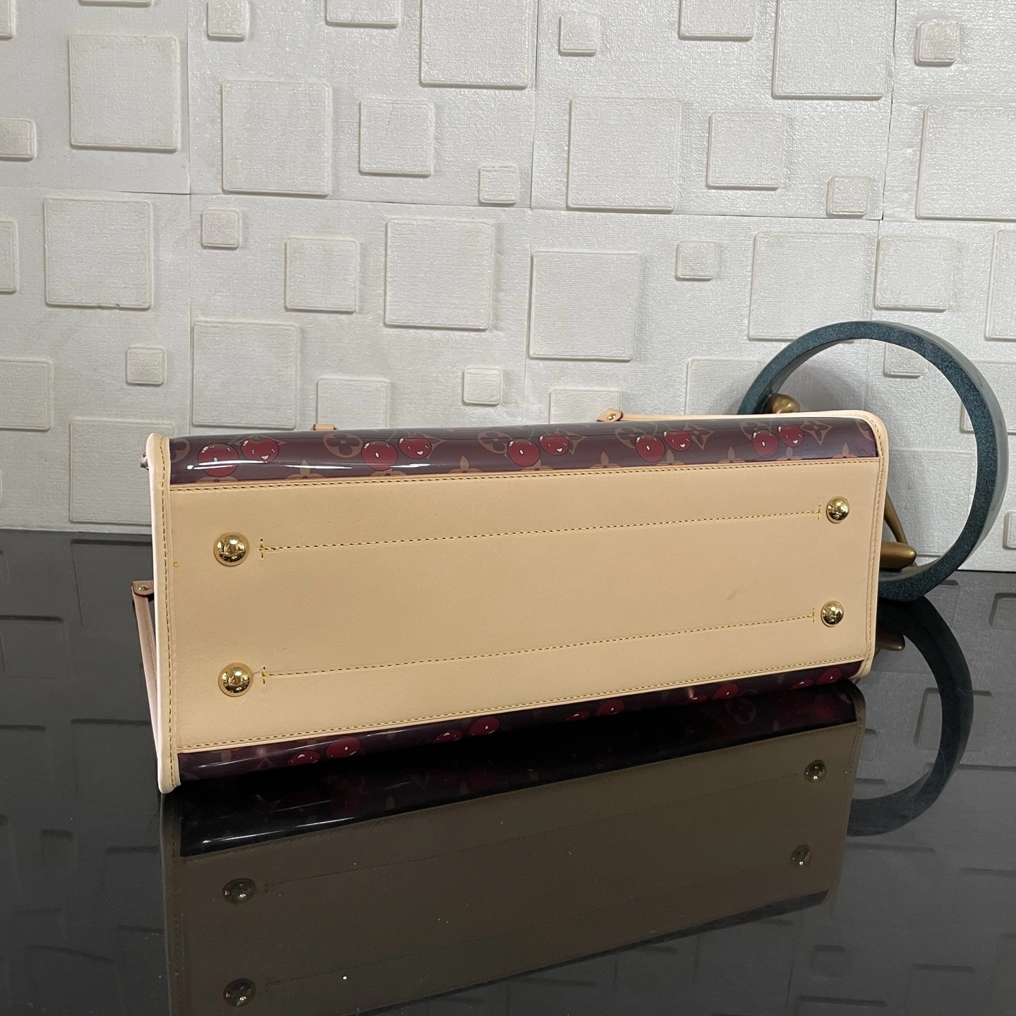 MOMO- 8V M14306 high quality version ONTHEGO cowhide item：E-B177I2512