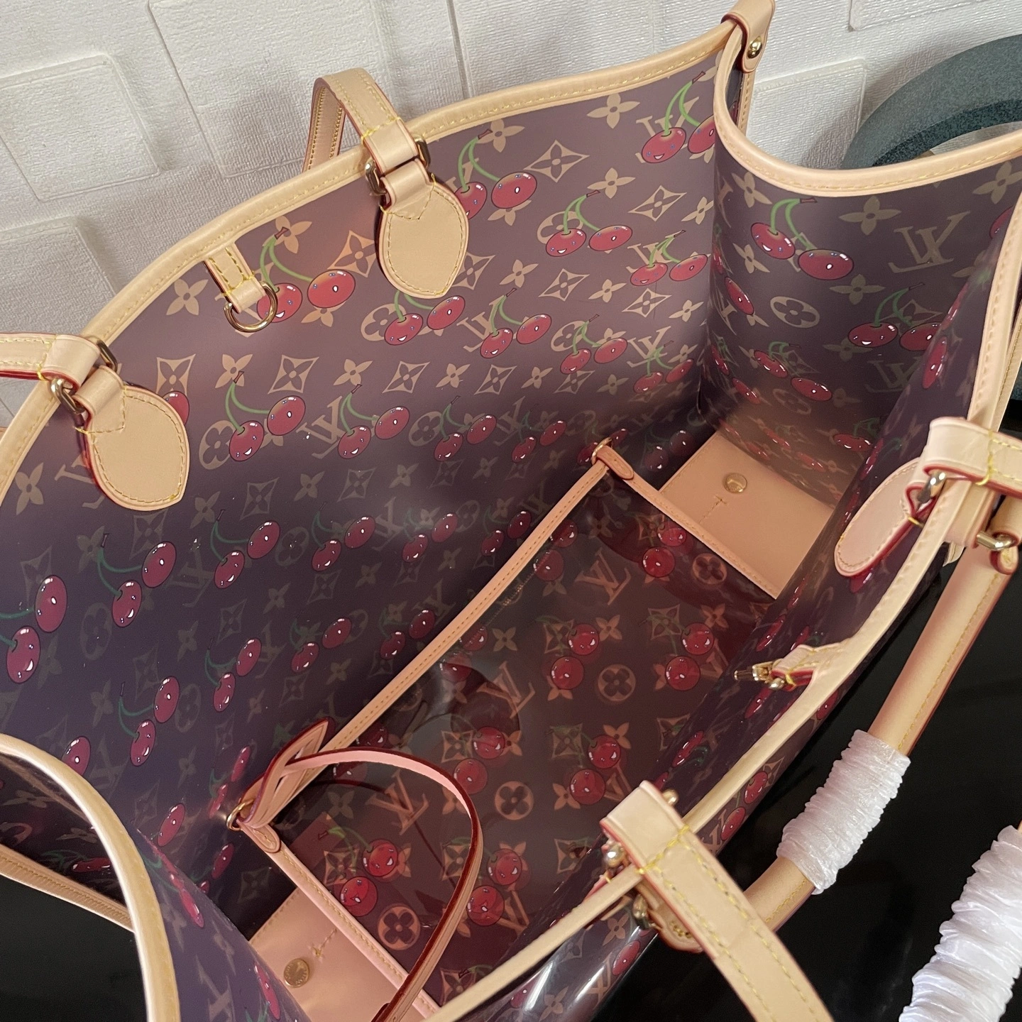 MOMO- 8V M14306 high quality version ONTHEGO cowhide item：E-B177I2512