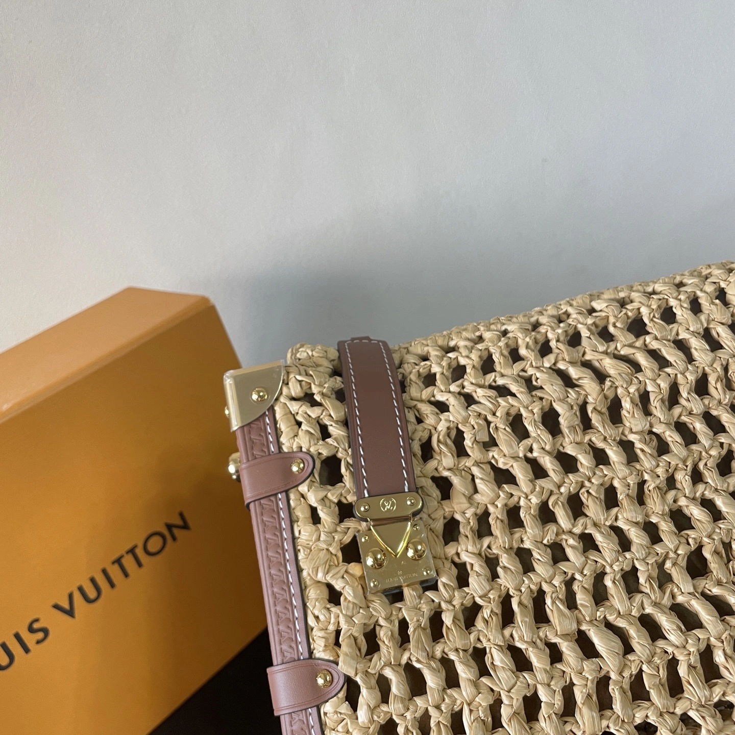 MOMO- 8V M14405 Side Trunk cowhide high quality version item：E-B177I2416