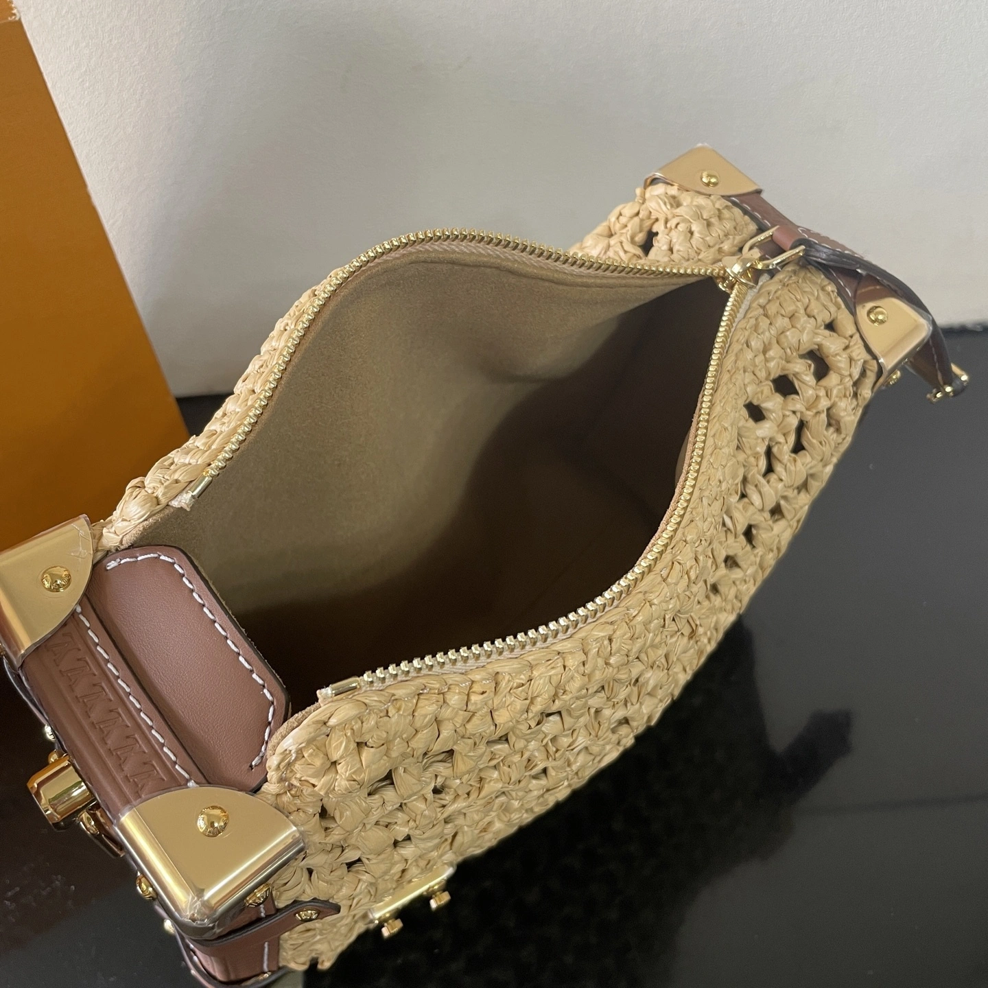MOMO- 8V M14405 Side Trunk cowhide high quality version item：E-B177I2416
