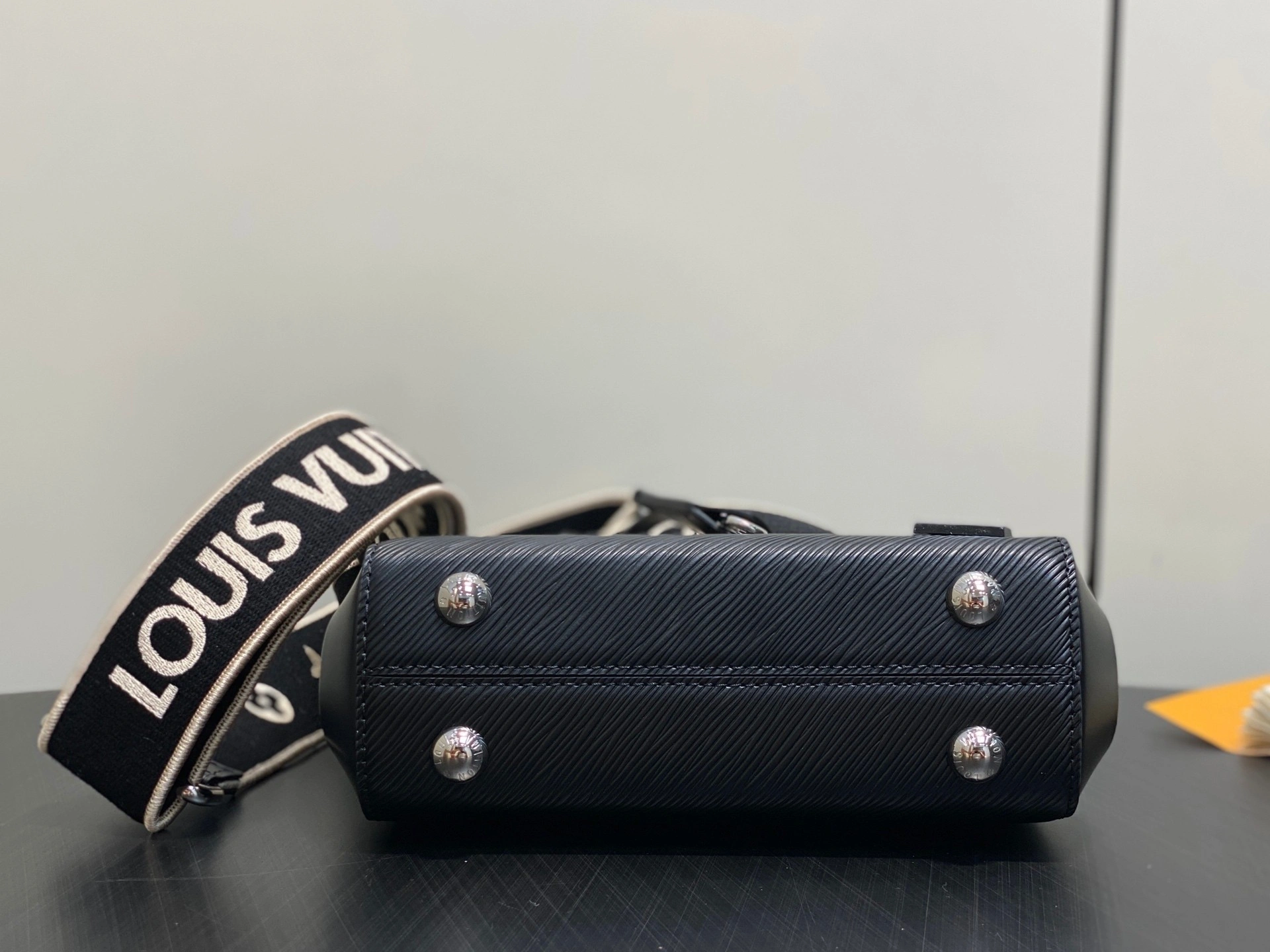 MOMO--8V M14435 high quality version item:F-B000A0946