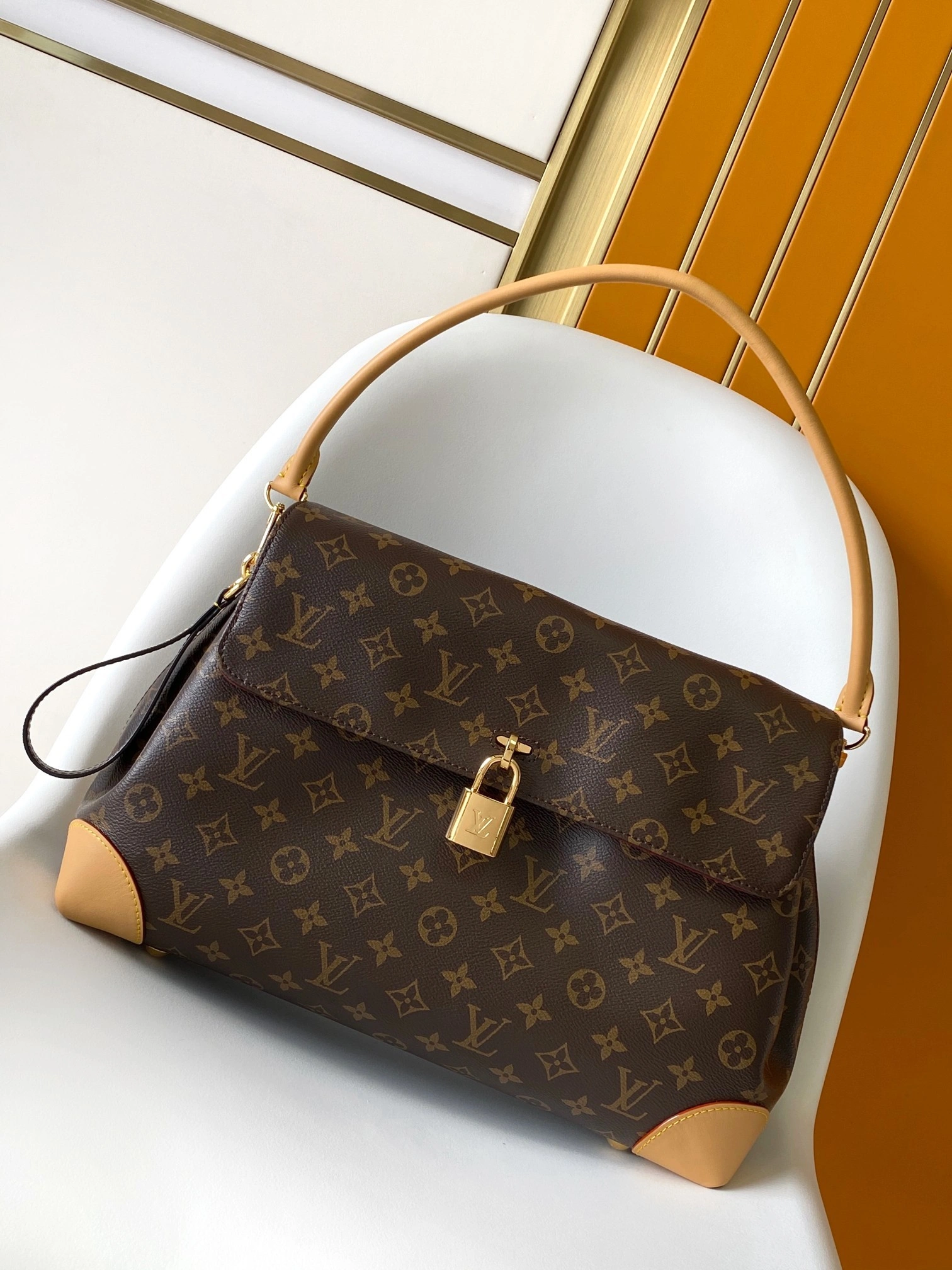 MOMO--8V M14473 high quality version Hide Away item:F-B000A1439