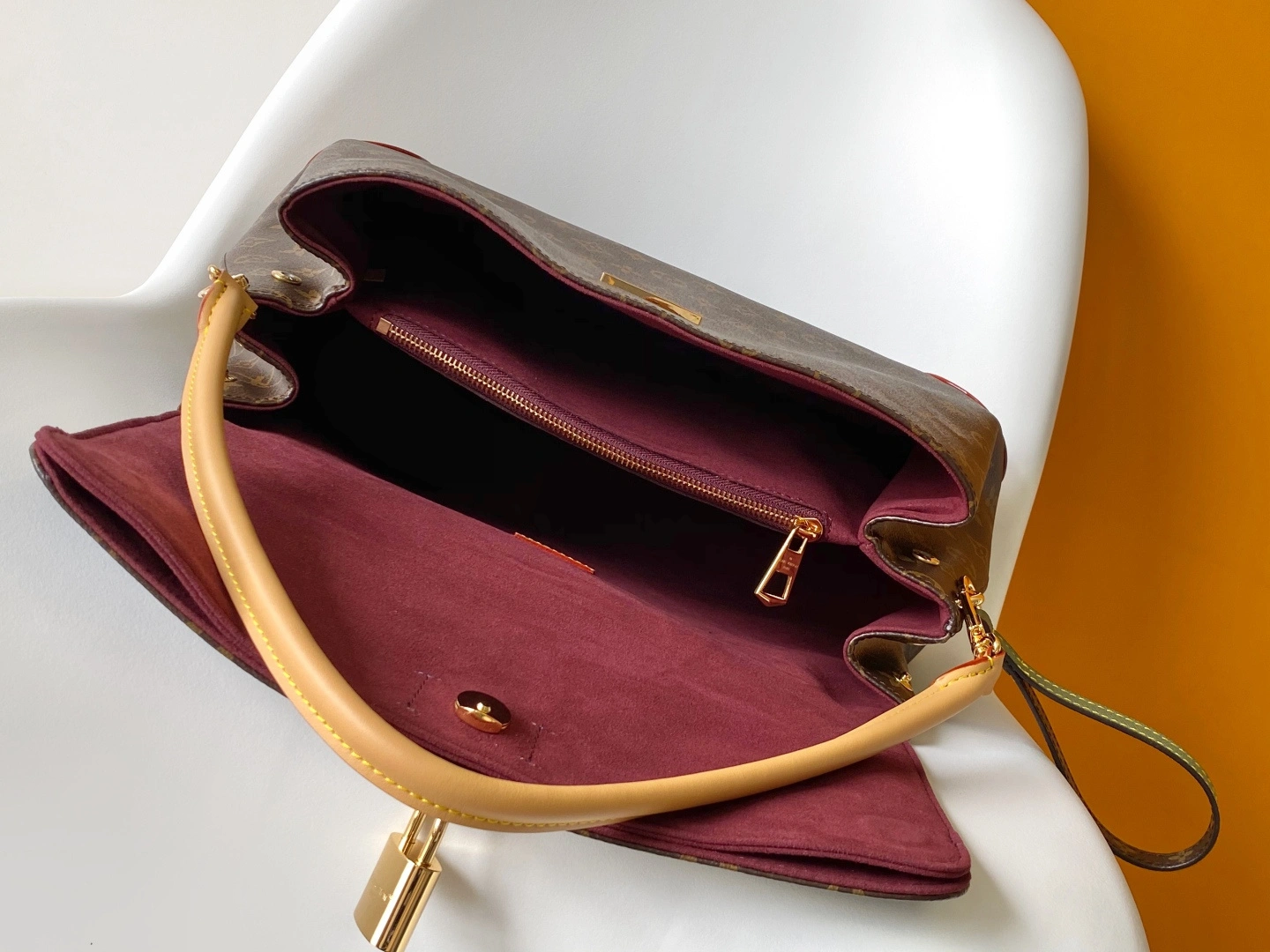 MOMO--8V M14473 high quality version Hide Away item:F-B000A1439