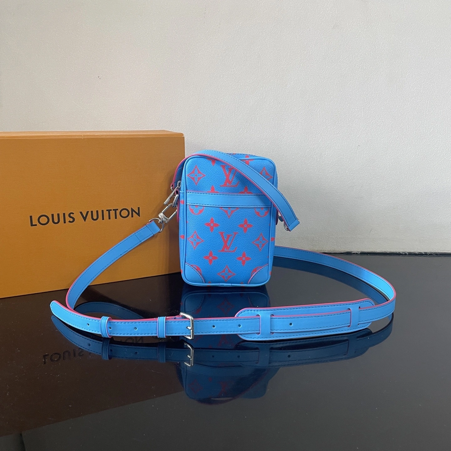 MOMO- 8V M14685 Danube high quality version item：E-B177I2412