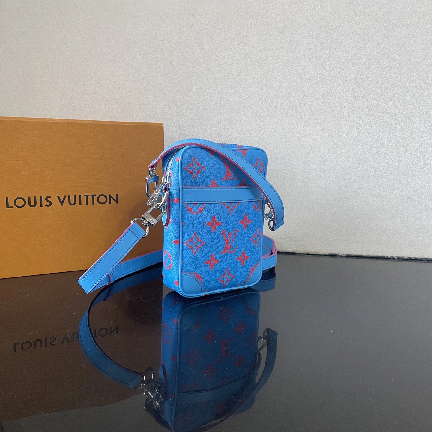 MOMO- 8V M14685 Danube high quality version item：E-B177I2412