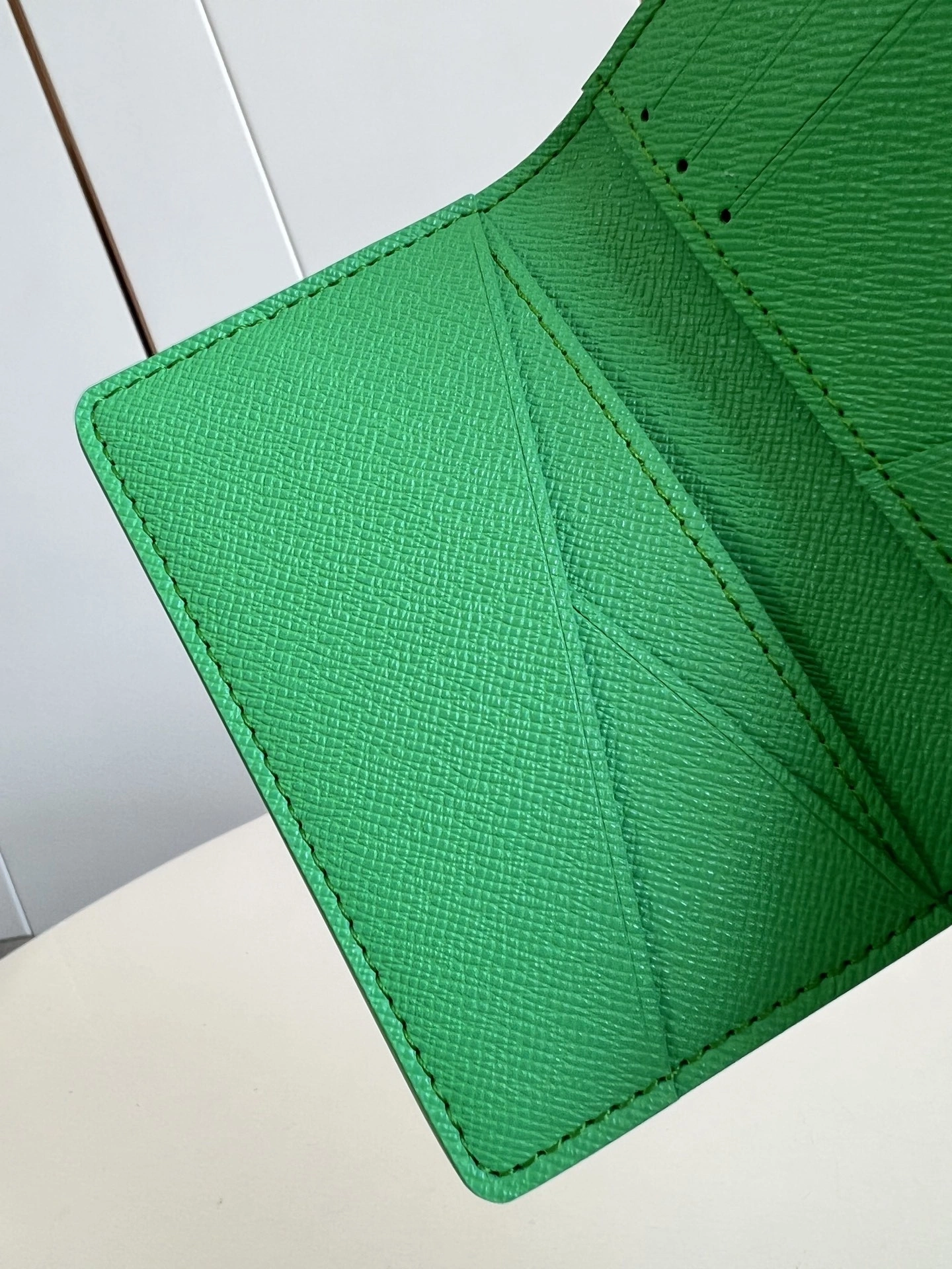 MOMO- 8V M14880 high quality version item：E-B177I2408