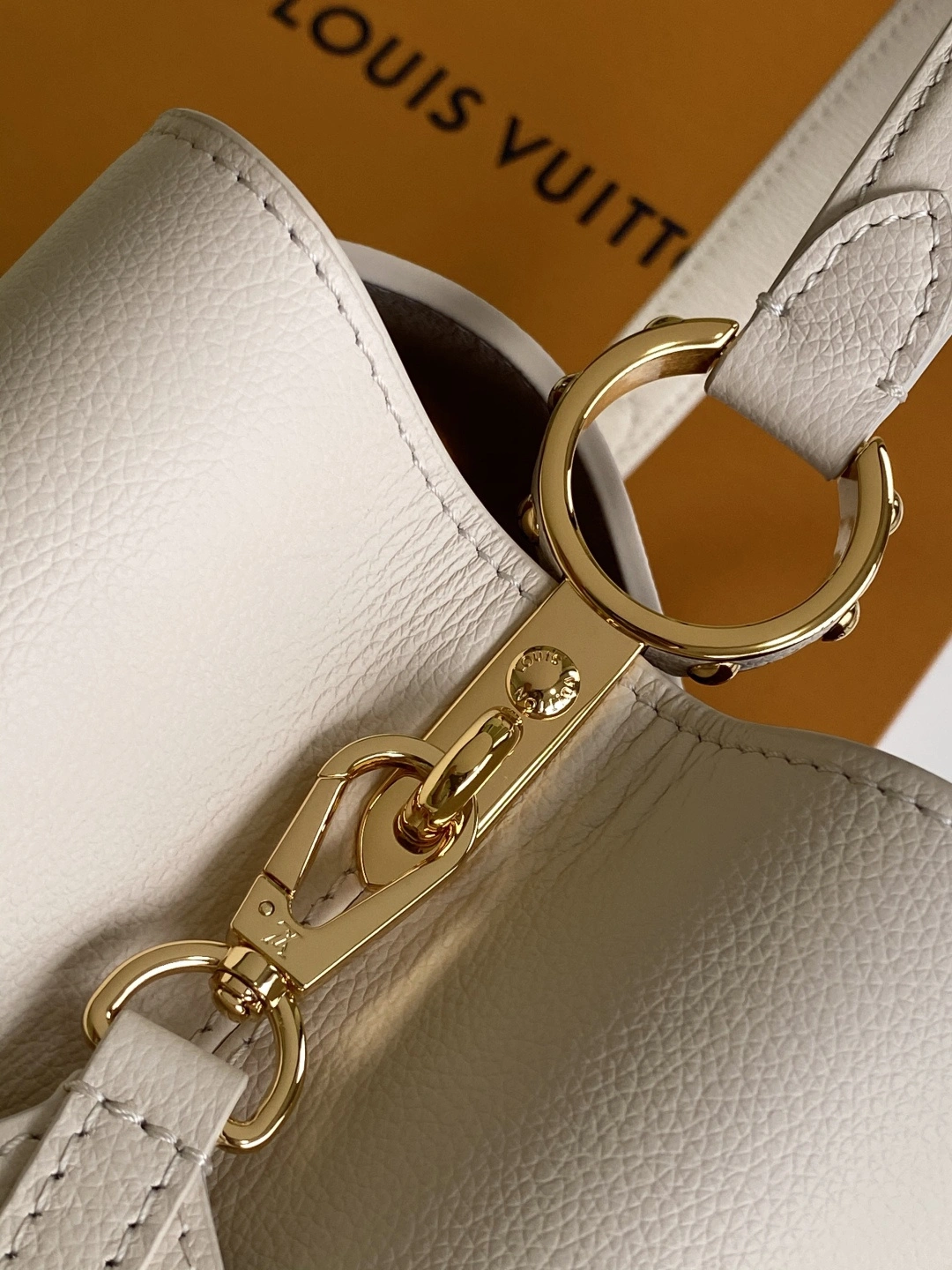 MOMO--8V M14979 high quality version Capucines Souple cowhide item:F-B000A2121