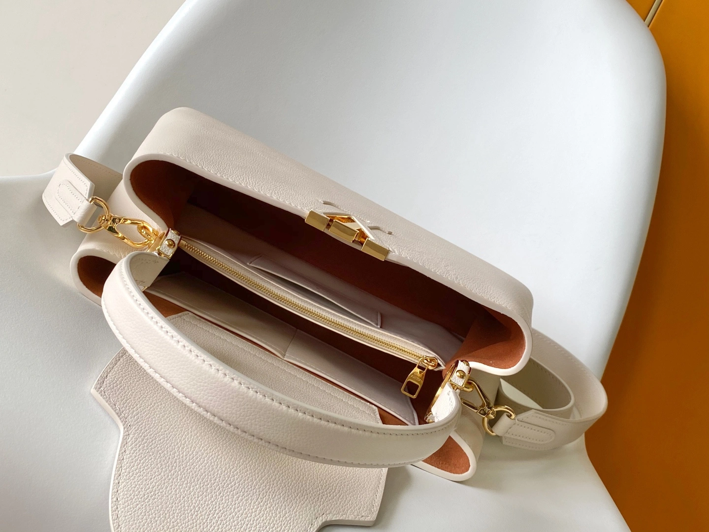 MOMO--8V M14979 high quality version Capucines Souple cowhide item:F-B000A2121