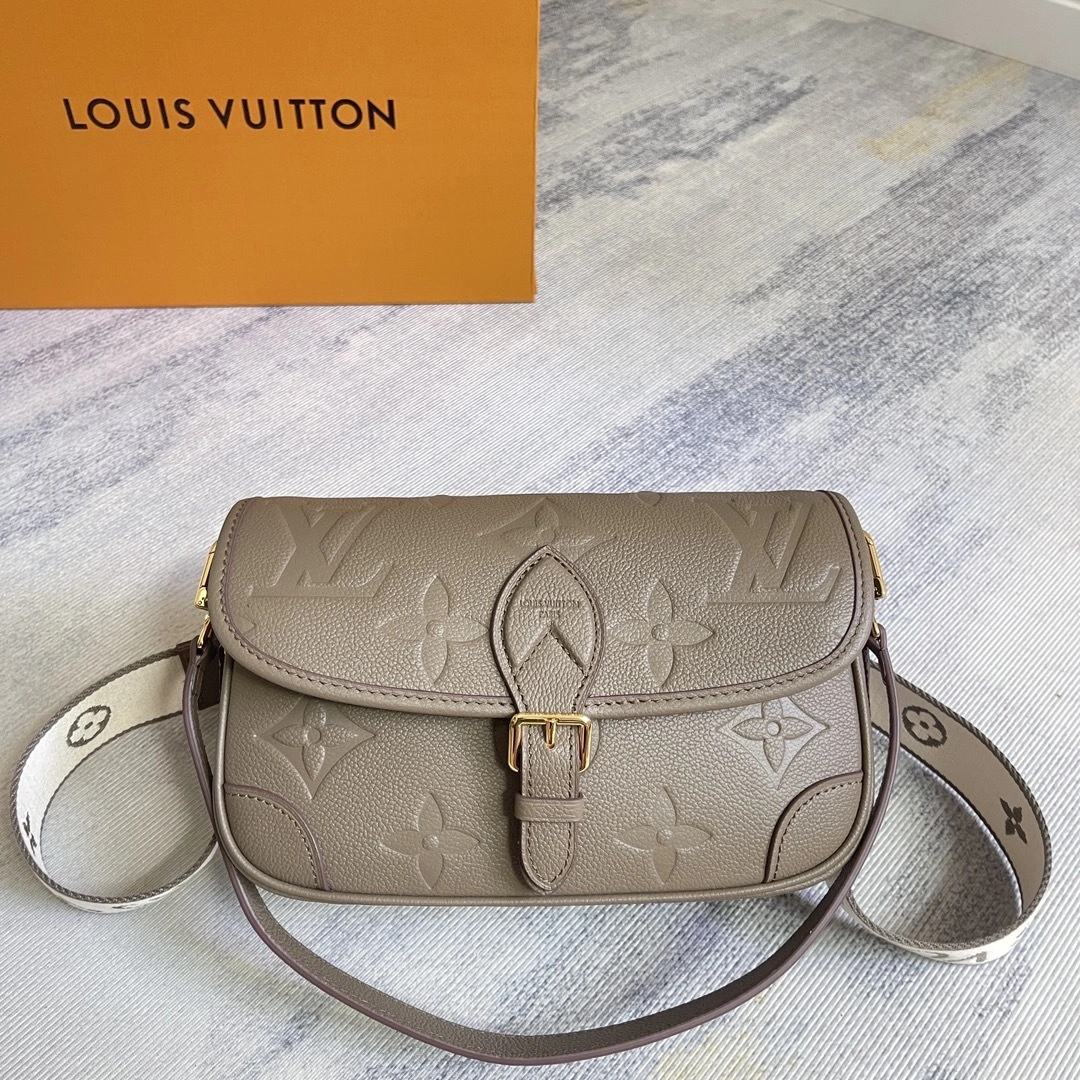 MOMO--8V M15049 high quality version Diane item:E-B000L1801T