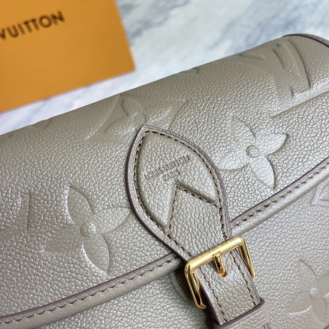 MOMO--8V M15049 high quality version Diane item:E-B000L1801T