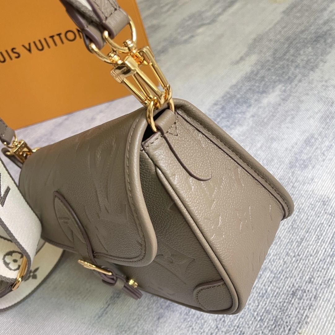 MOMO--8V M15049 high quality version Diane item:E-B000L1801T
