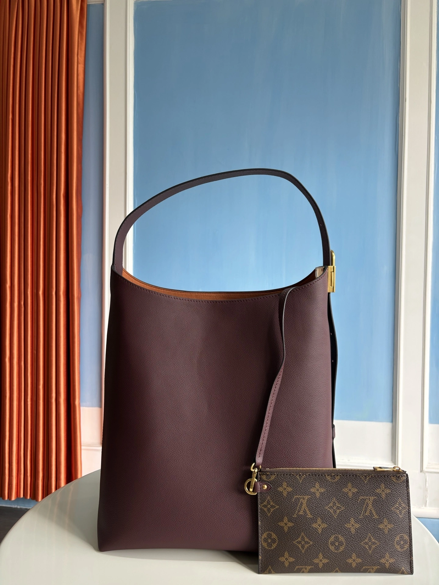 MOMO--8V M15209 high quality version Low Key Hobo cowhide item:E-B808L1816T