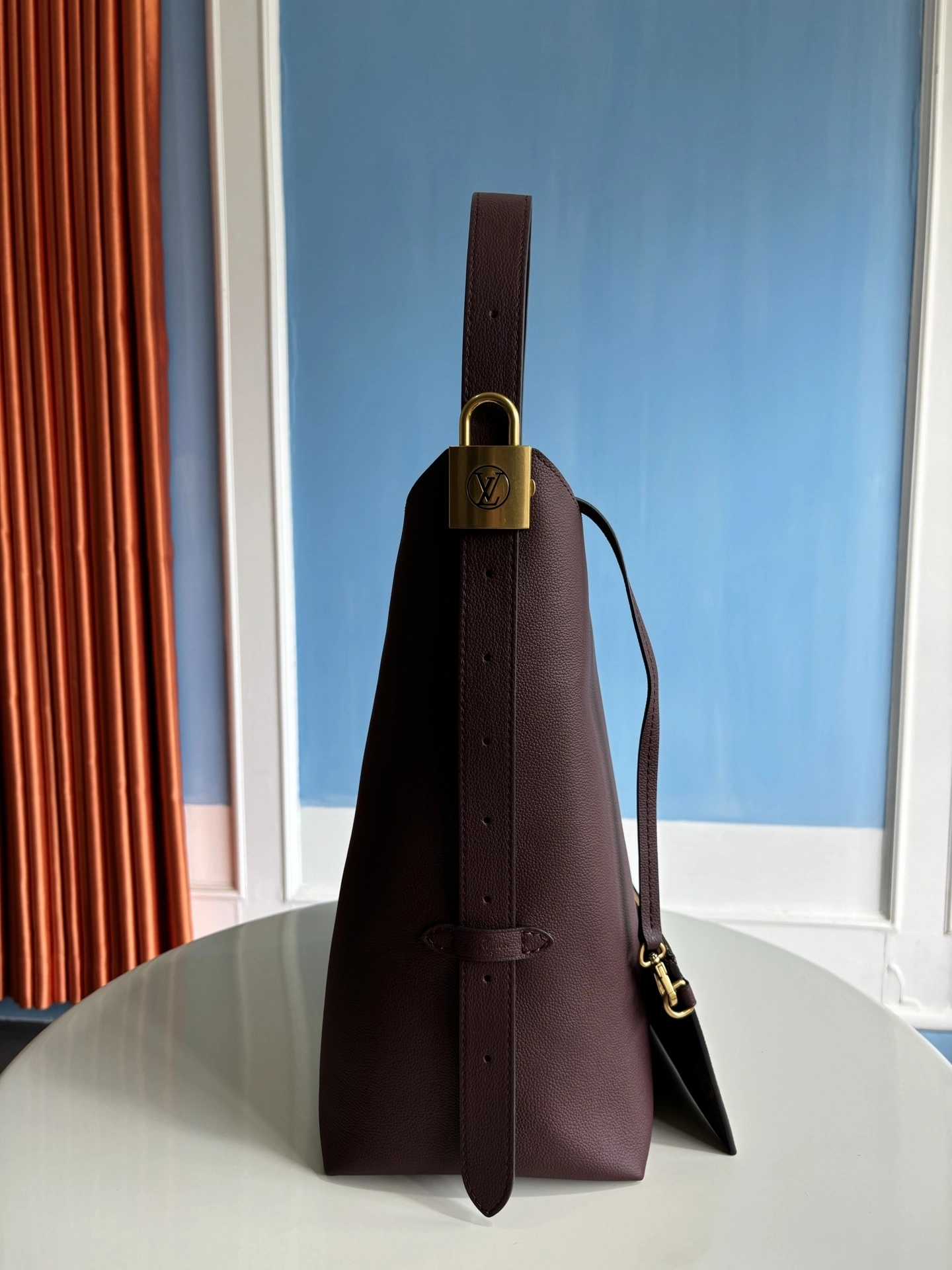 MOMO--8V M15209 high quality version Low Key Hobo cowhide item:E-B808L1816T