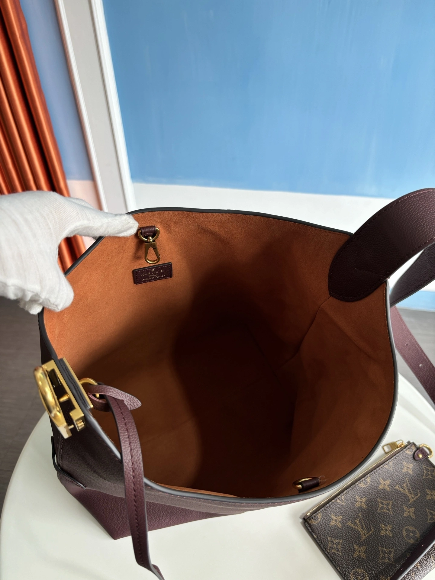 MOMO--8V M15209 high quality version Low Key Hobo cowhide item:E-B808L1816T