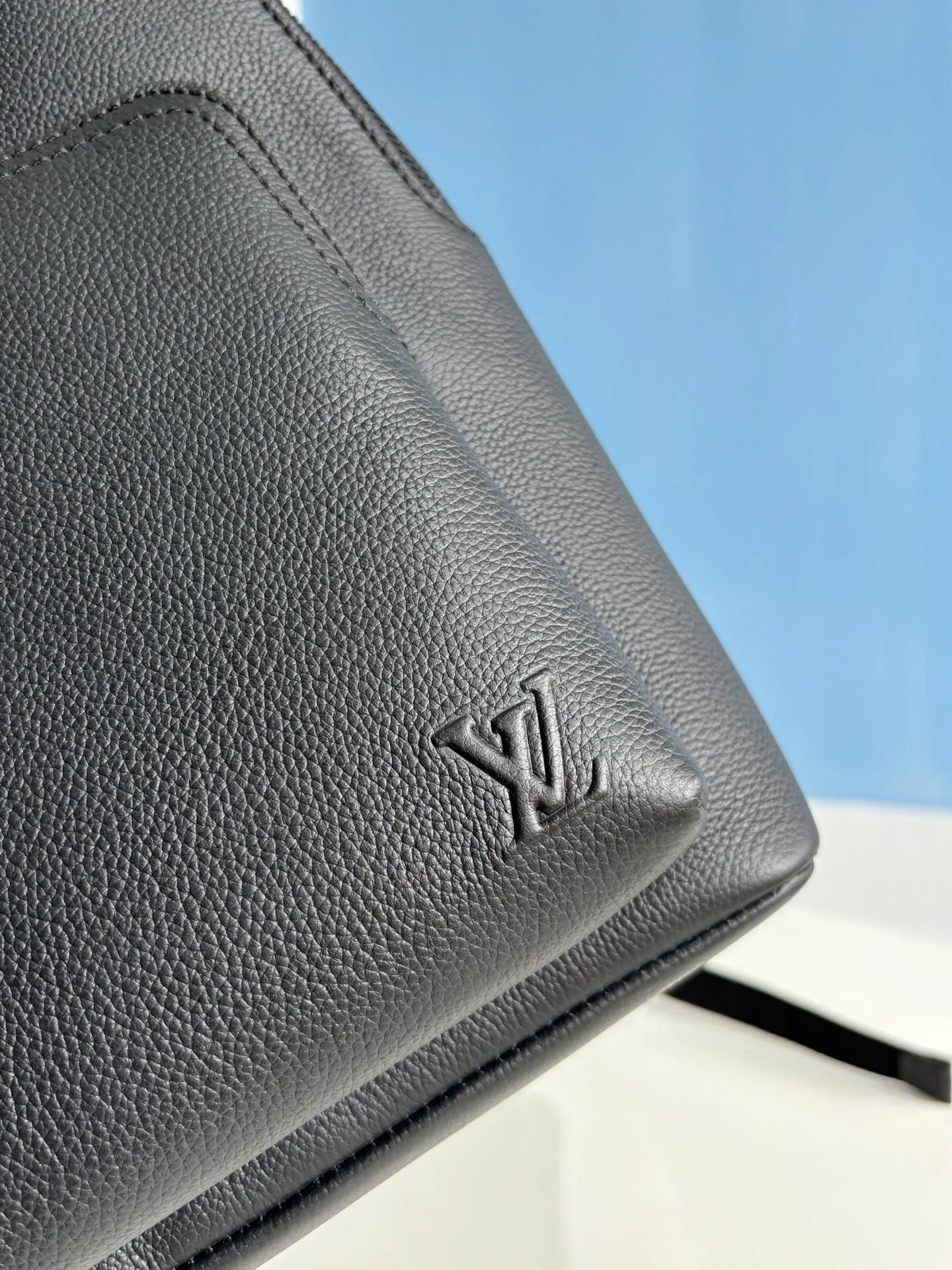 MOMO--8V M15259 high quality version Discovery Work cowhide item:E-B808L1710T