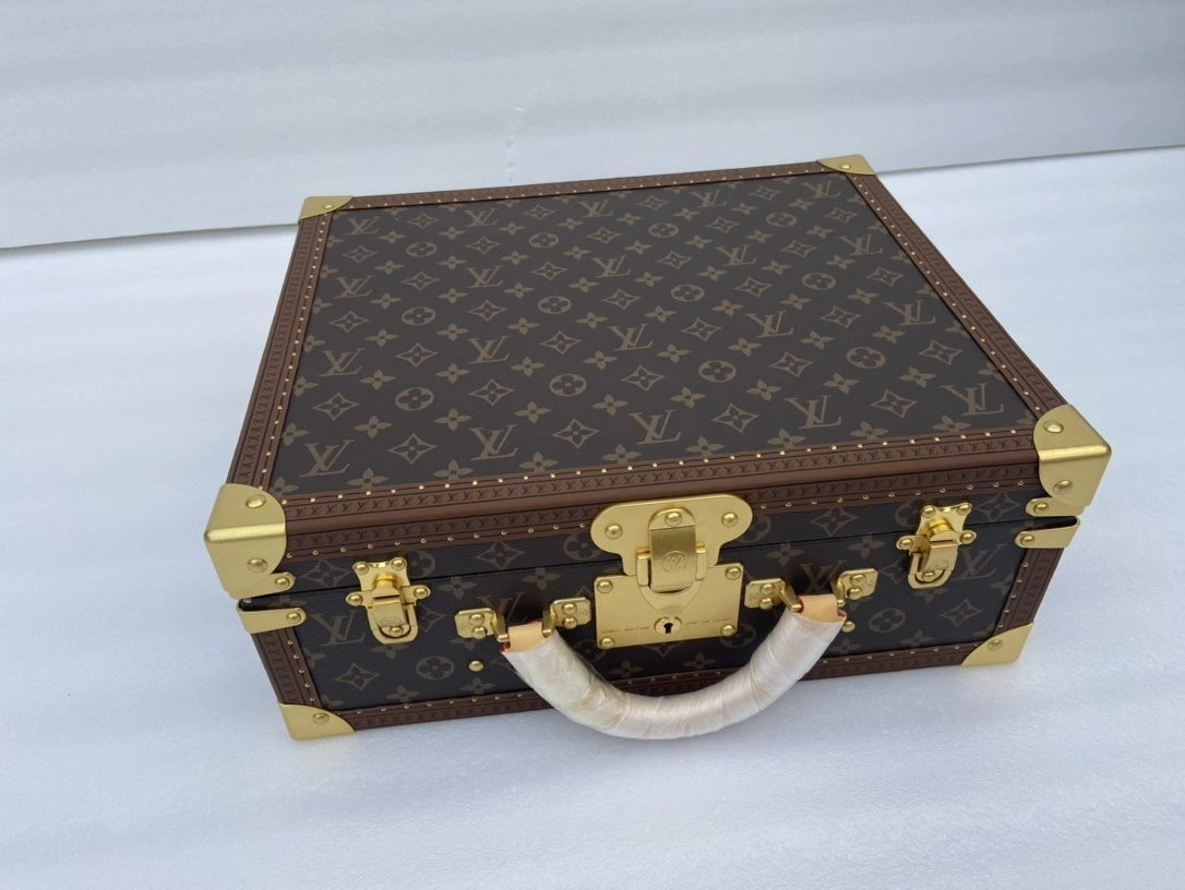 MOMO--8V M21424 high quality version item:E-B000J2356H