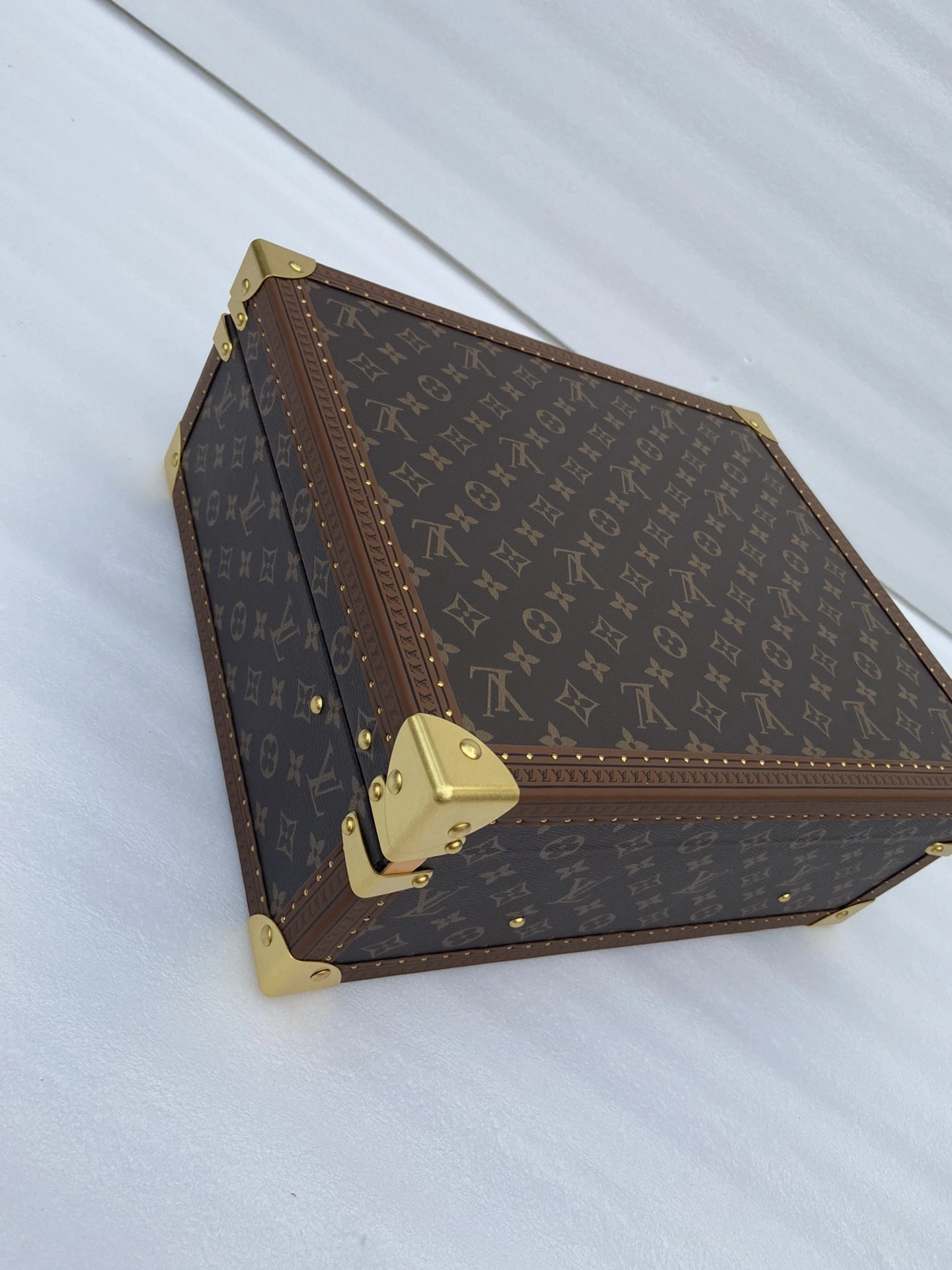 MOMO--8V M21424 high quality version item:E-B000J2356H