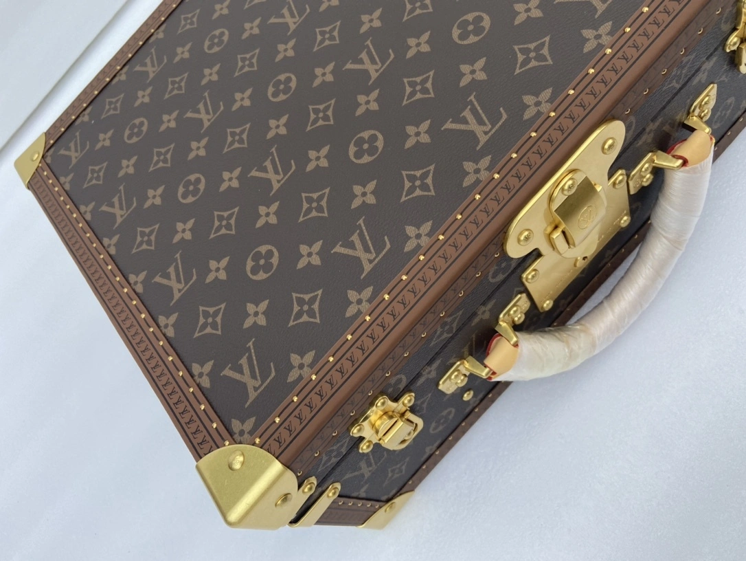 MOMO--8V M21424 high quality version item:E-B000J2356H