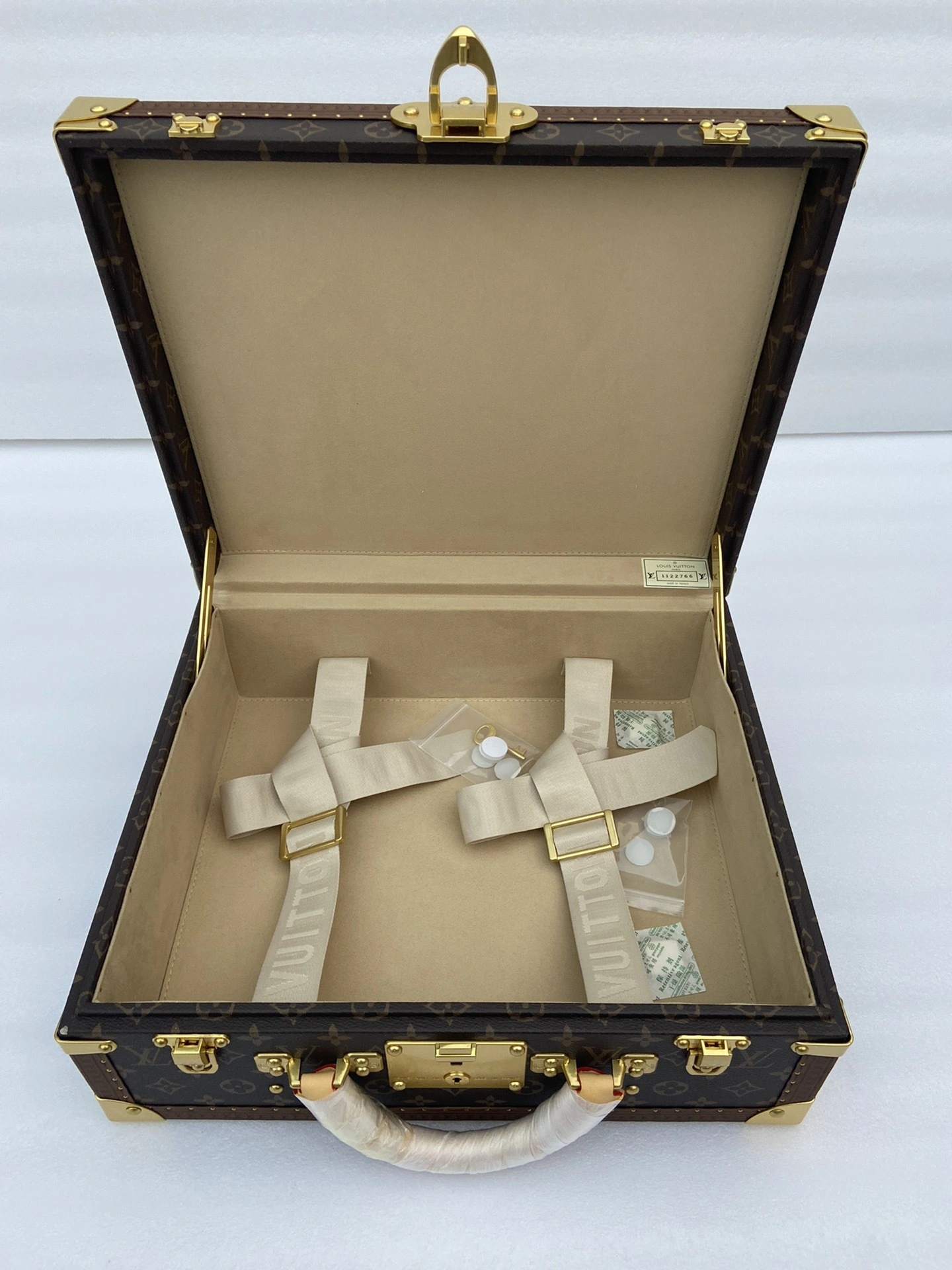 MOMO--8V M21424 high quality version item:E-B000J2356H