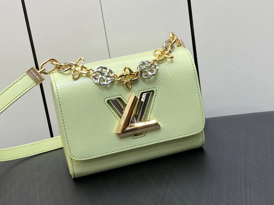 MOMO- 8V M22768 high quality version Twist item:E-B000C0513