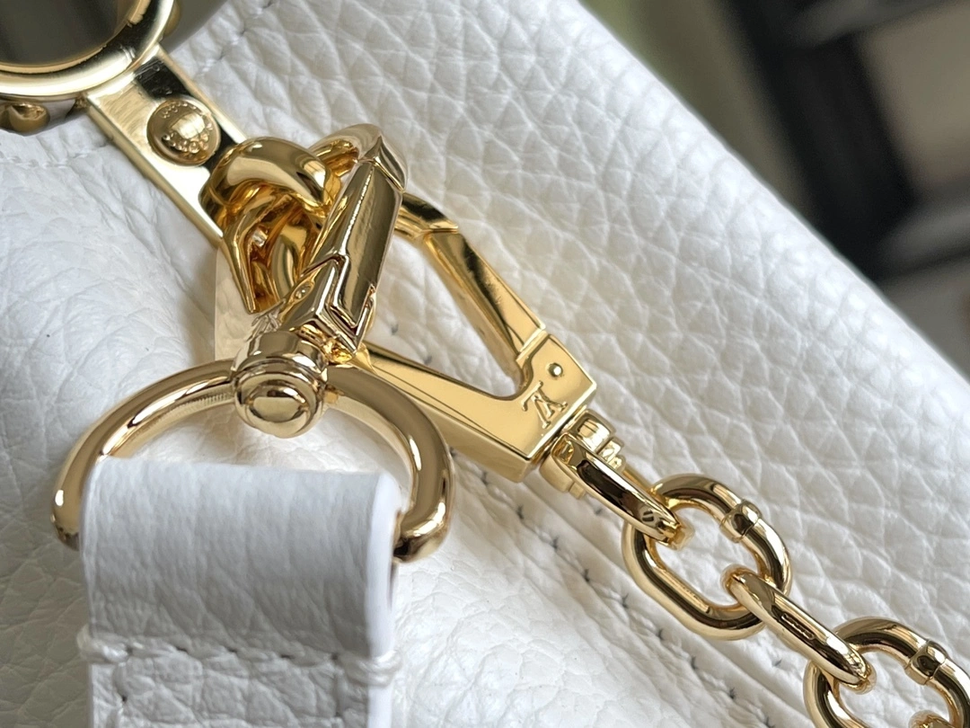 MOMO- 8V M23718 high quality version Capucines item:E-B000B2339