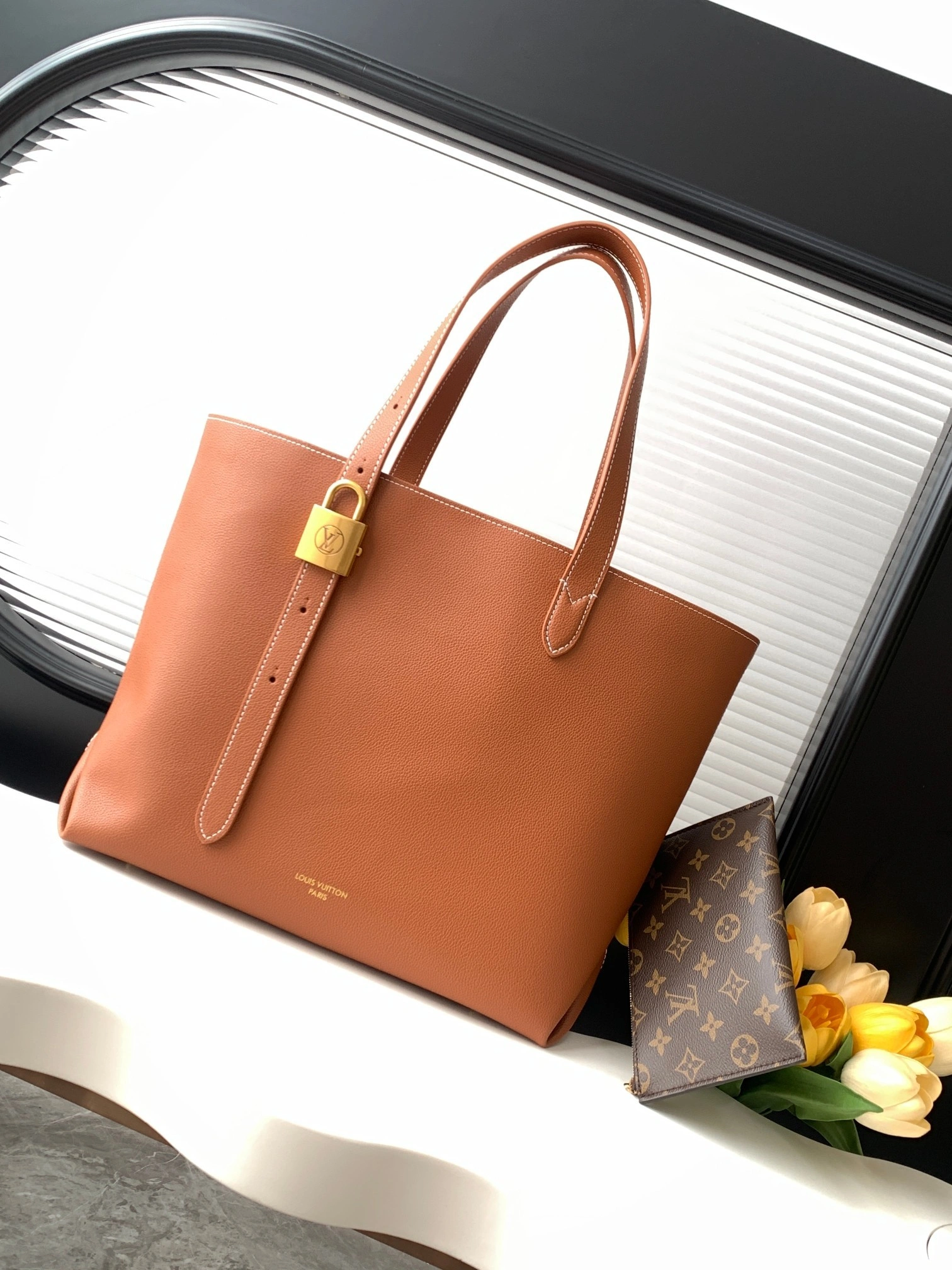 MOMO- 8V M25342 high quality version Low Key Cabas cowhide item:D-B225J0833