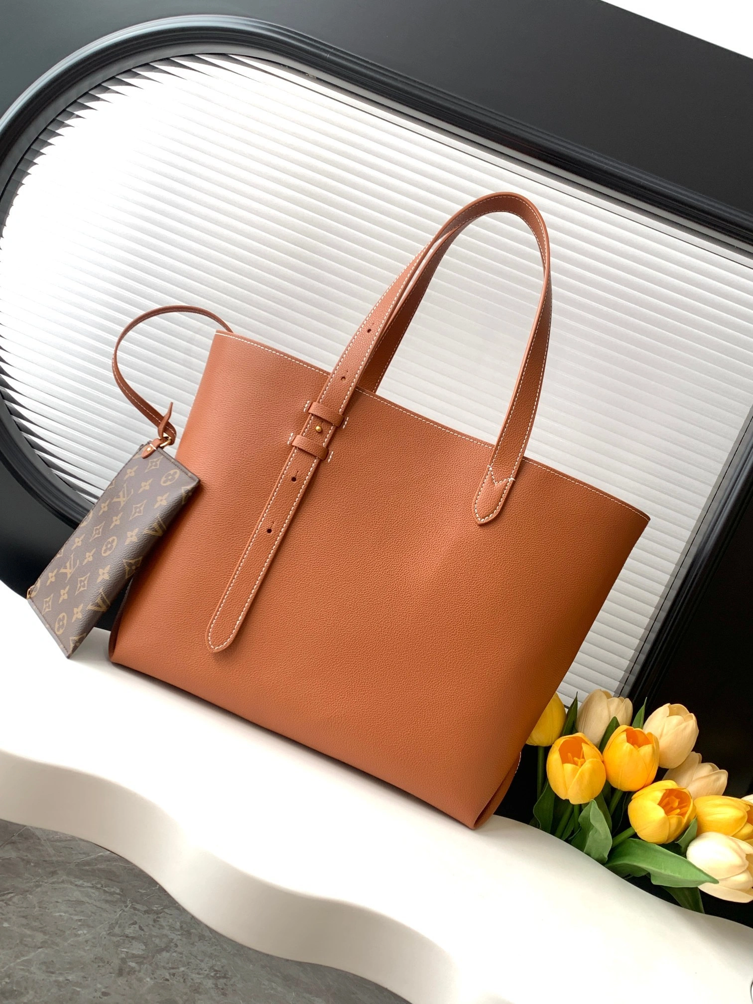 MOMO- 8V M25342 high quality version Low Key Cabas cowhide item:D-B225J0833