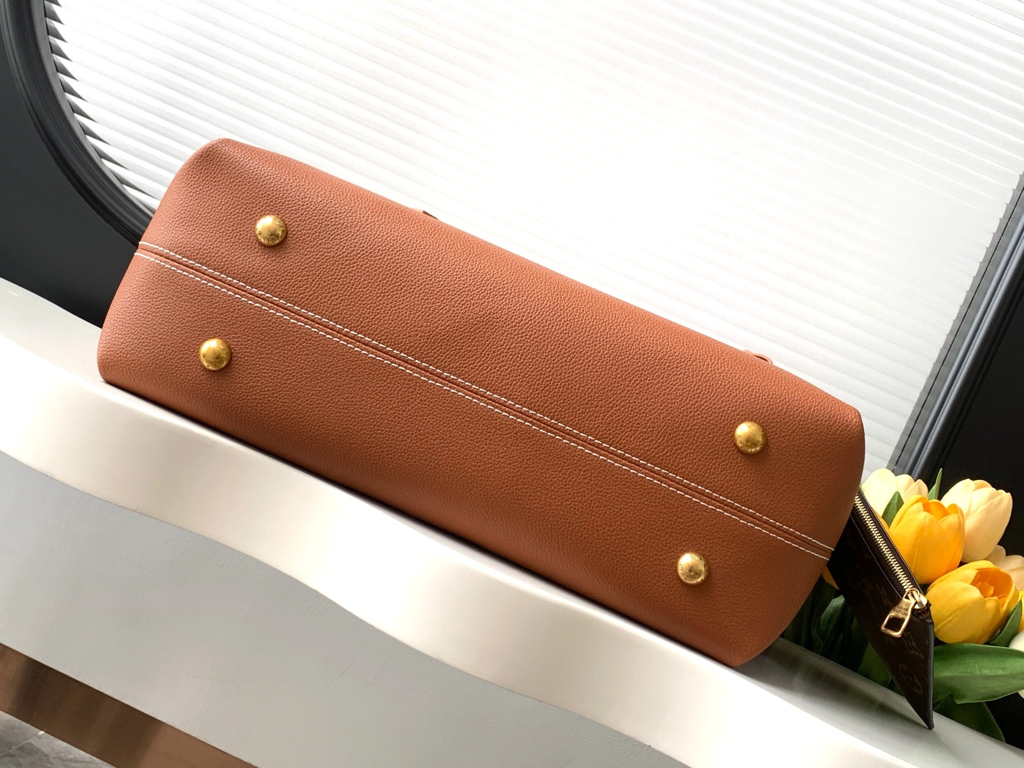 MOMO- 8V M25342 high quality version Low Key Cabas cowhide item:D-B225J0833