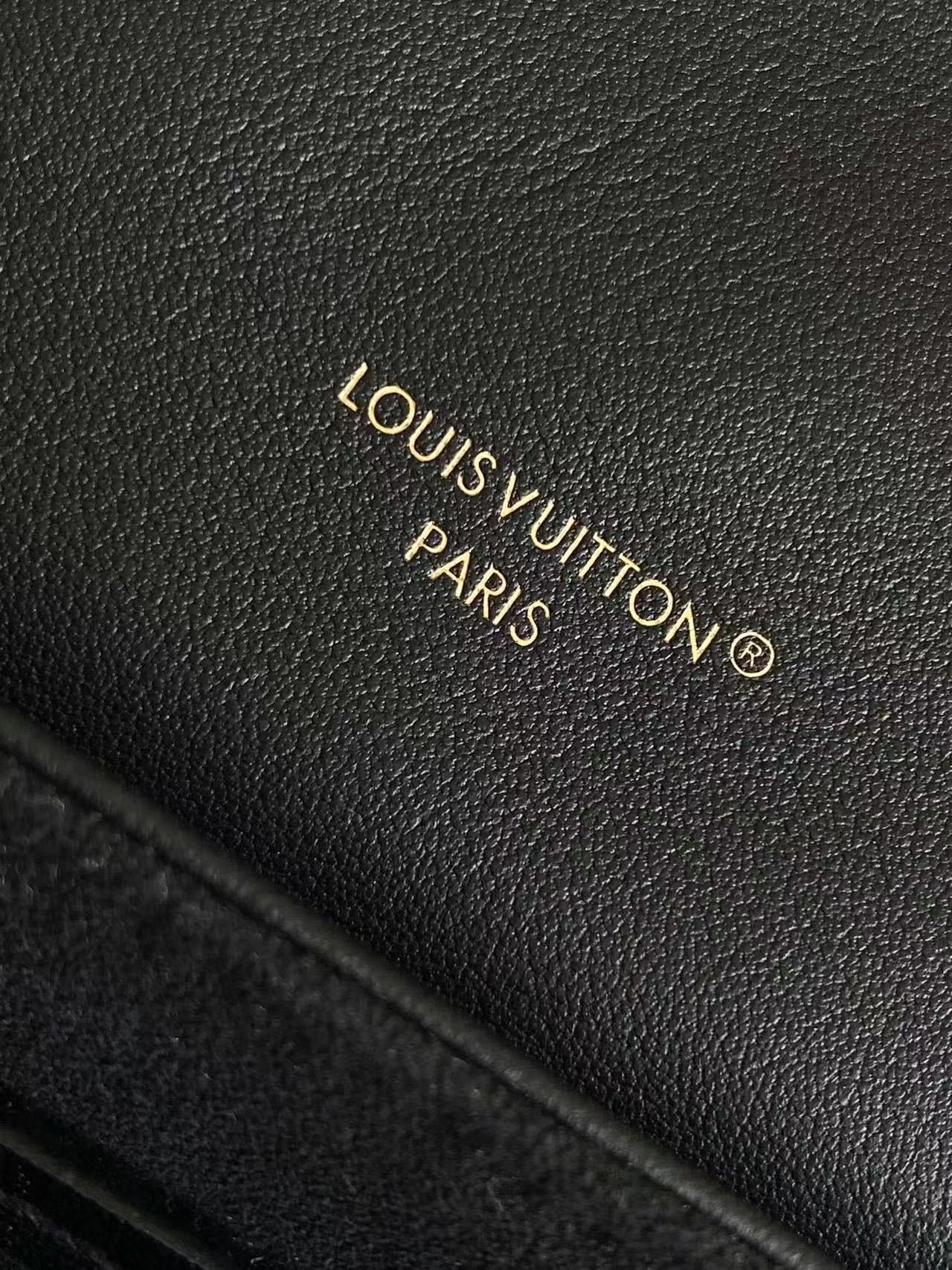 MOMO--8V M25508 high quality version Coussin Calfskin item:E-B000K1809