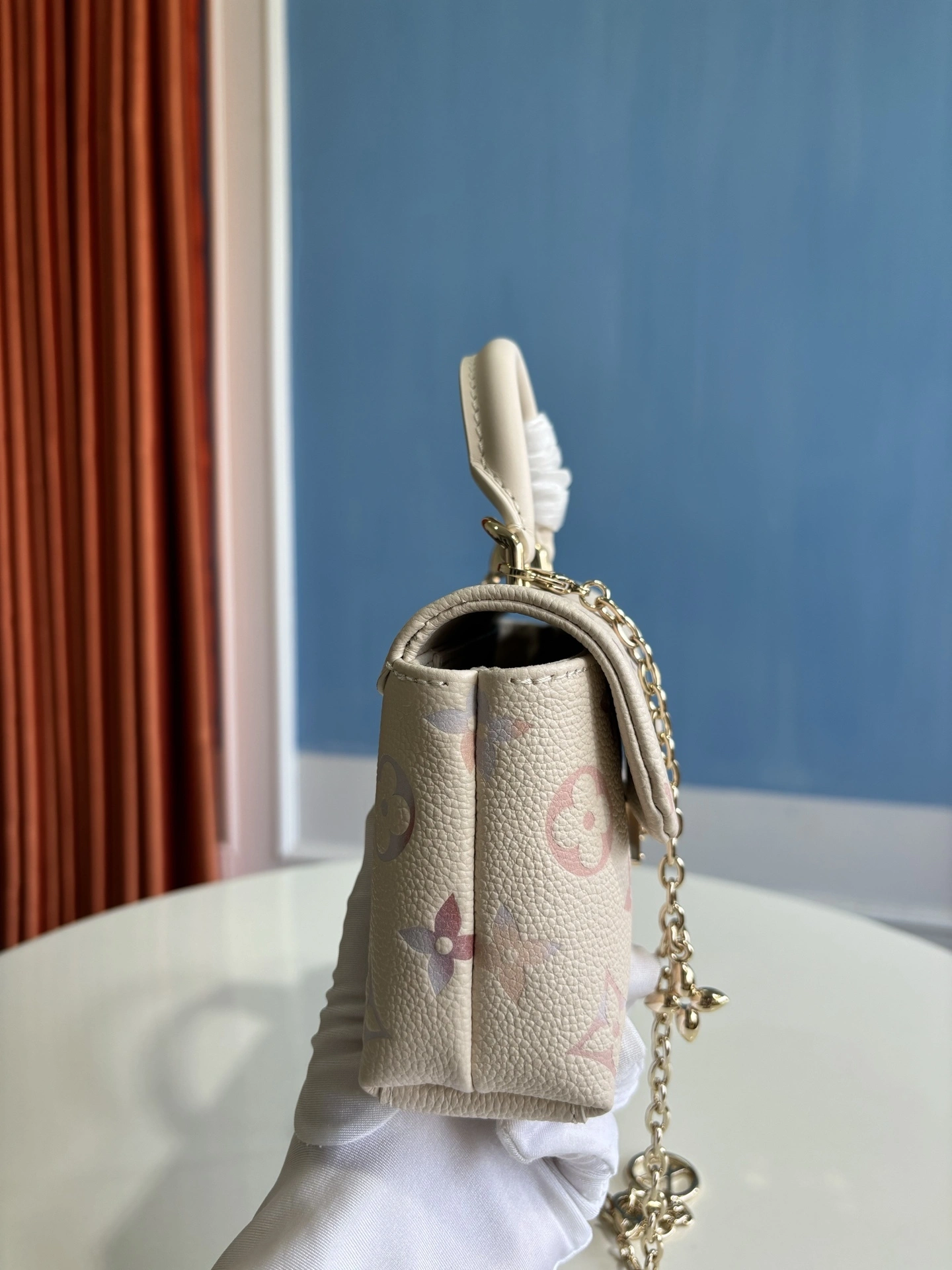 MOMO--8V M25596 high quality version Nano Madeleine cowhide item:E-B808L1823T