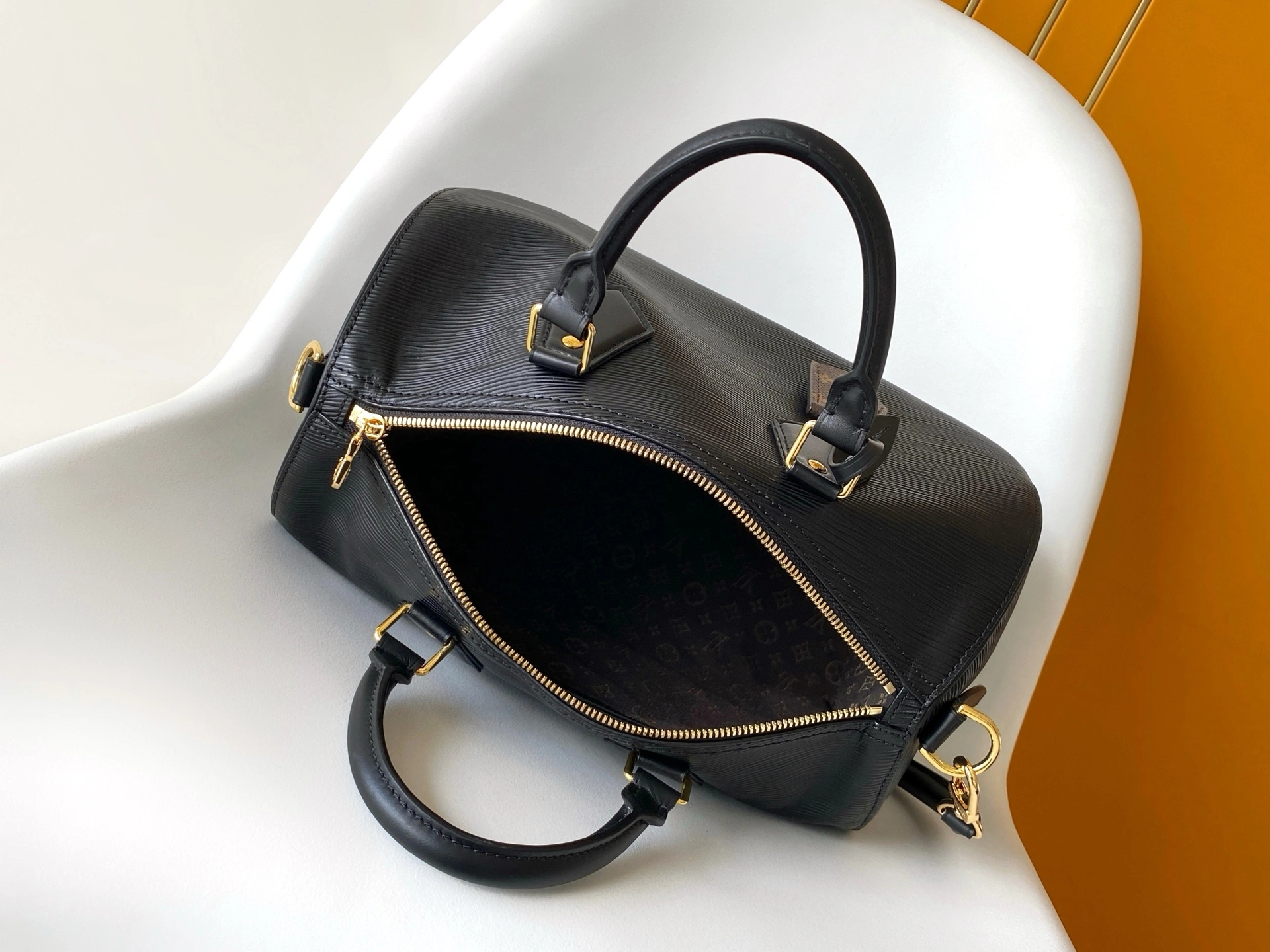 MOMO--8V M25671 high quality version Bandoulière 30 cowhide item:E-B000L1733T