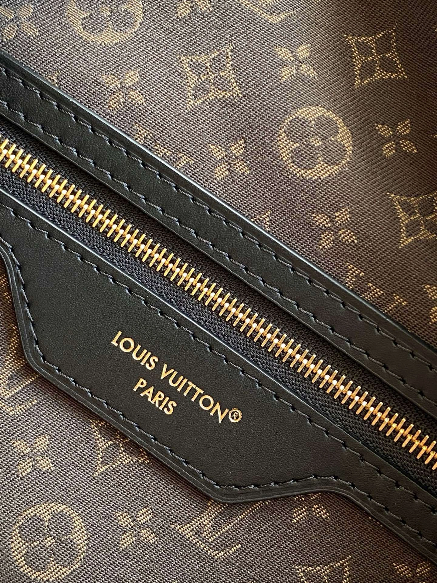 MOMO--8V M25671 high quality version Bandoulière 30 cowhide item:E-B000L1733T