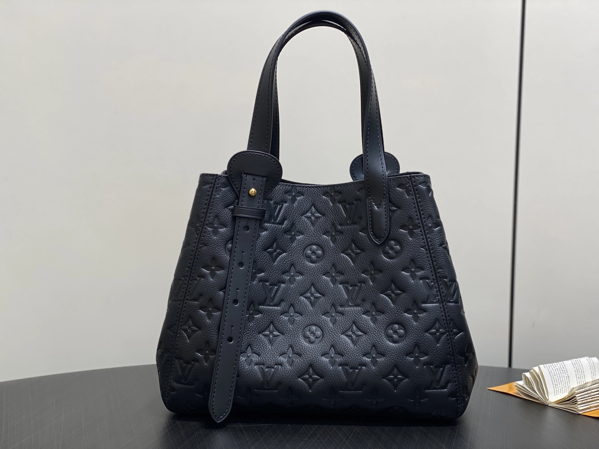 MOMO- 8V M25858 high quality version All In One All-In item:E-B000J1821