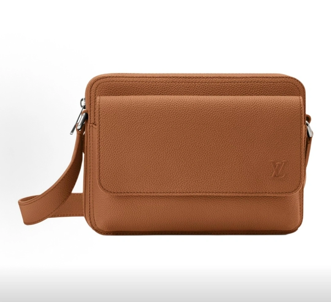 MOMO--8V M25981 high quality version Calfskin item:E-B808L1711T
