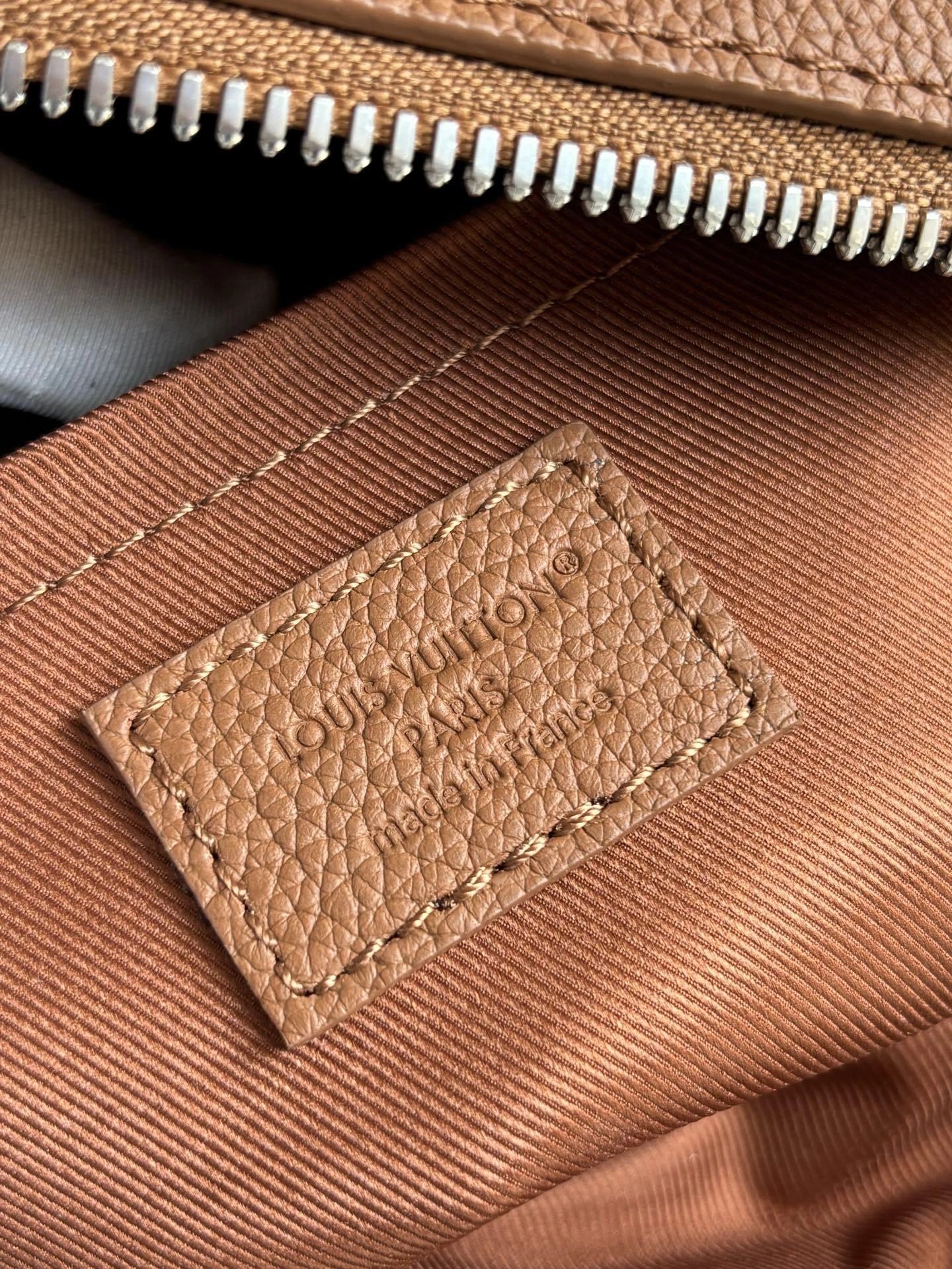 MOMO--8V M25981 high quality version Calfskin item:E-B808L1711T