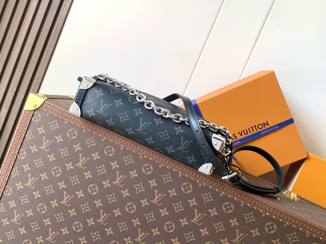 MOMO- 8V M26226 high quality version Side Trunk cowhide item:E-B000K1821