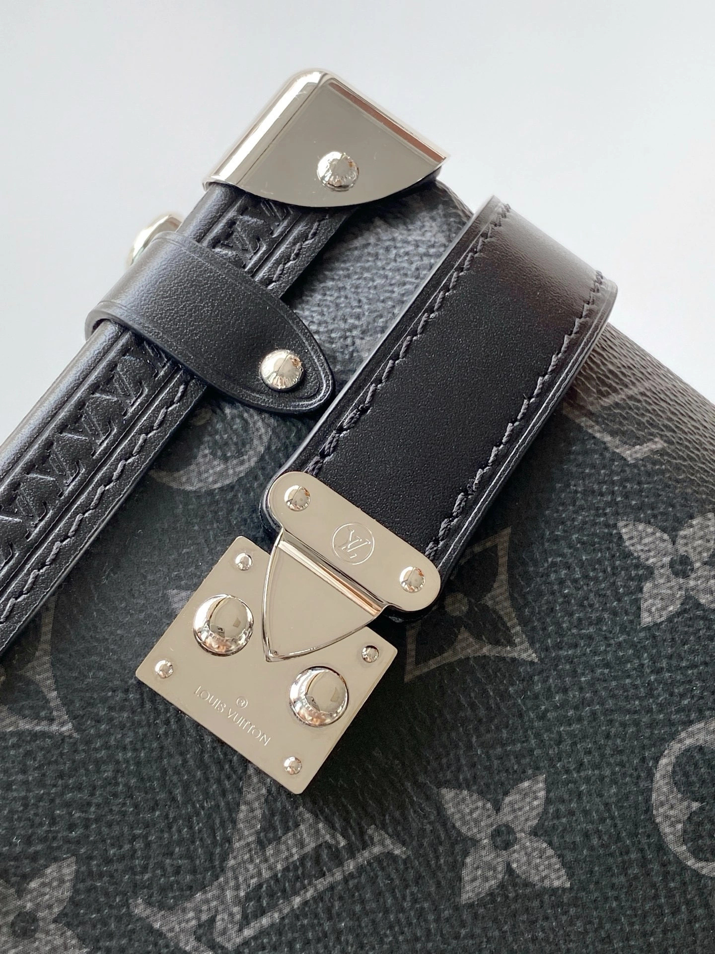 MOMO- 8V M26226 high quality version Side Trunk cowhide item:E-B000K1821