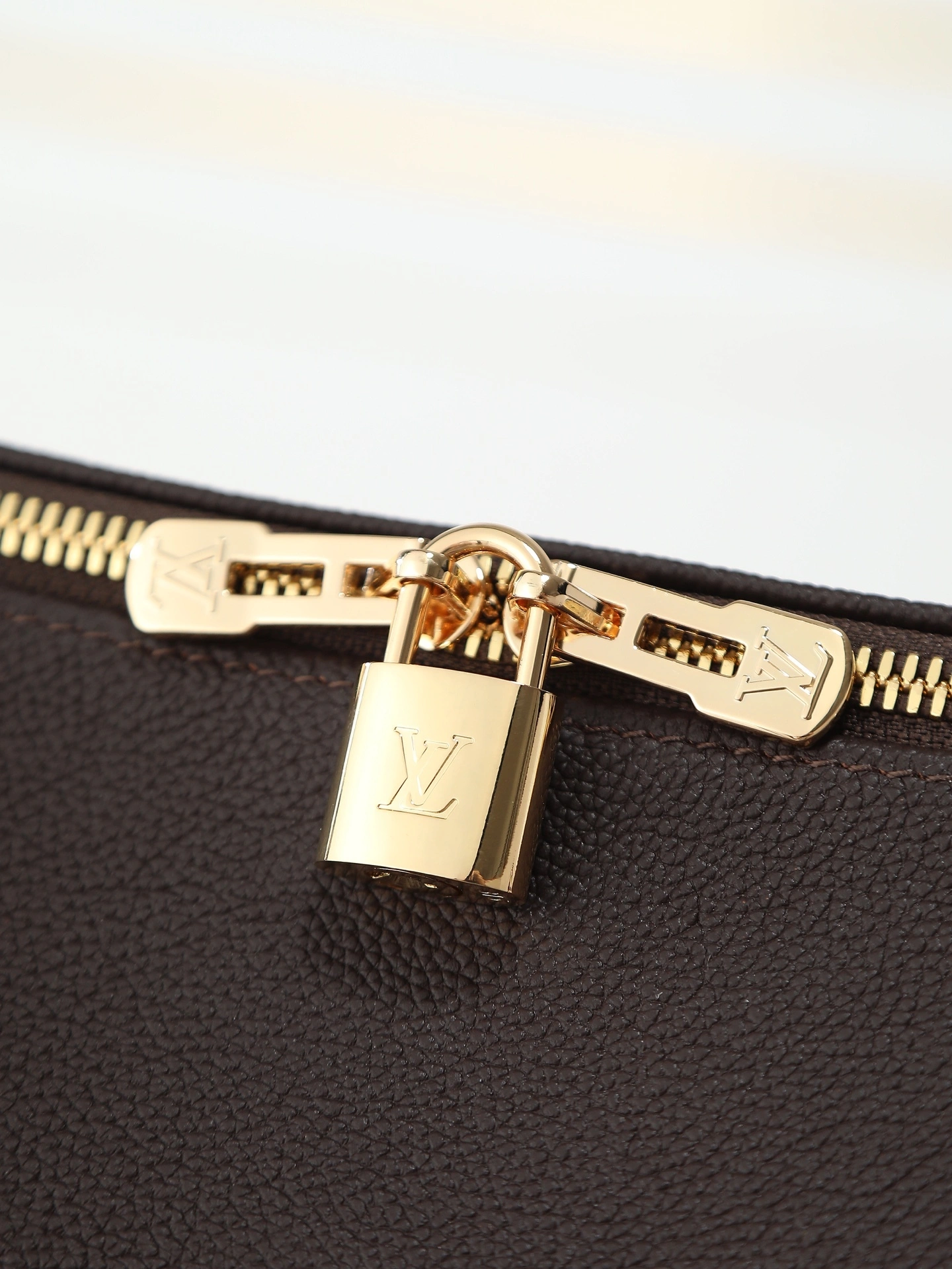 MOMO--8V M26397 high quality version Express cowhide item:F-B106A0939