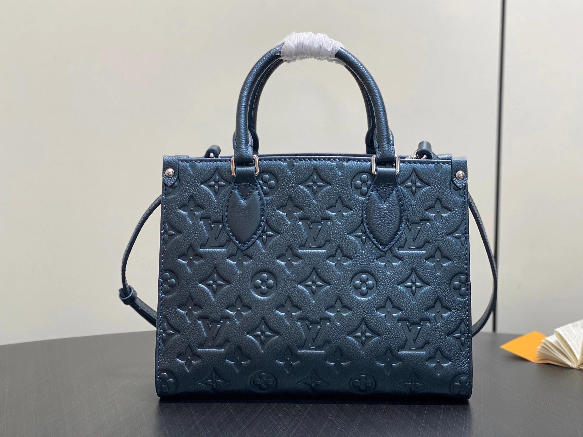 MOMO--8V M27042 high quality version OnTheGo Tote item:F-B000A0919