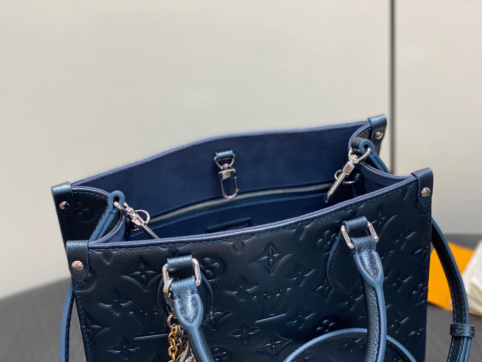 MOMO--8V M27042 high quality version OnTheGo Tote item:F-B000A0919
