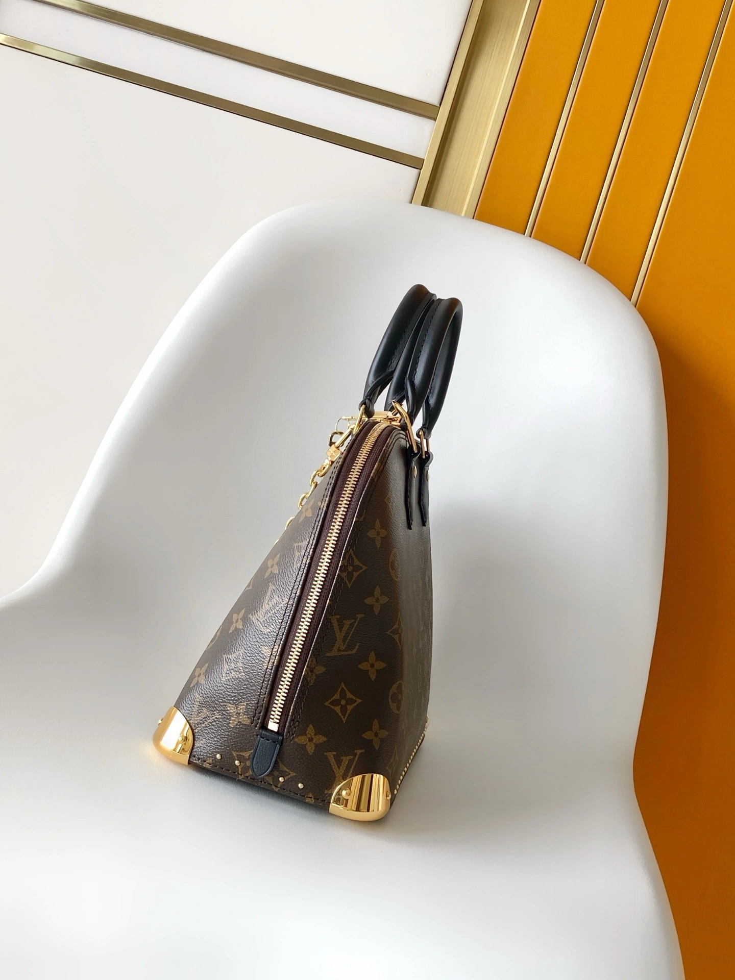 MOMO--8V M27216 high quality version Trunk Alma cowhide item:F-B000A1518
