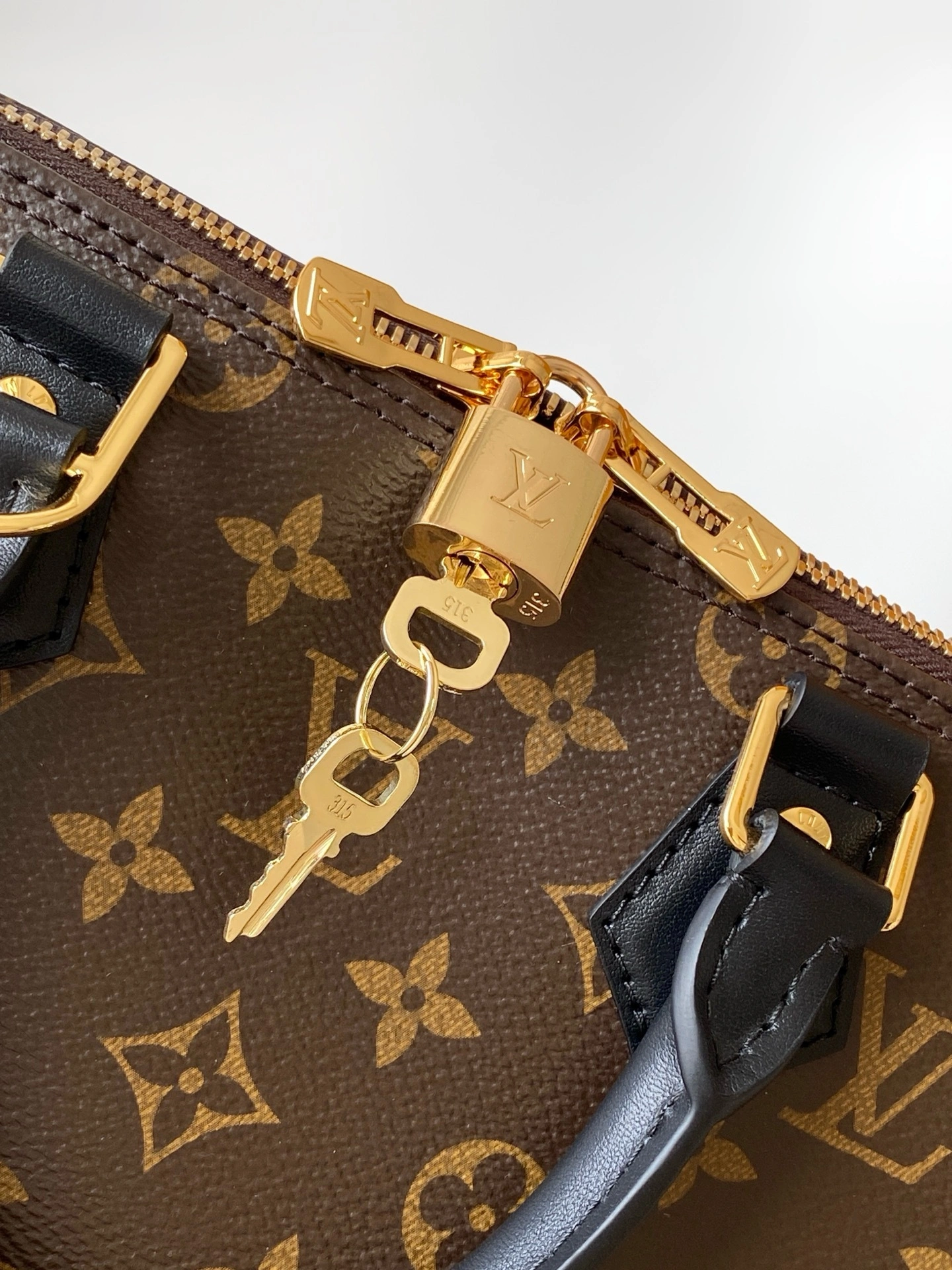 MOMO--8V M27216 high quality version Trunk Alma cowhide item:F-B000A1518