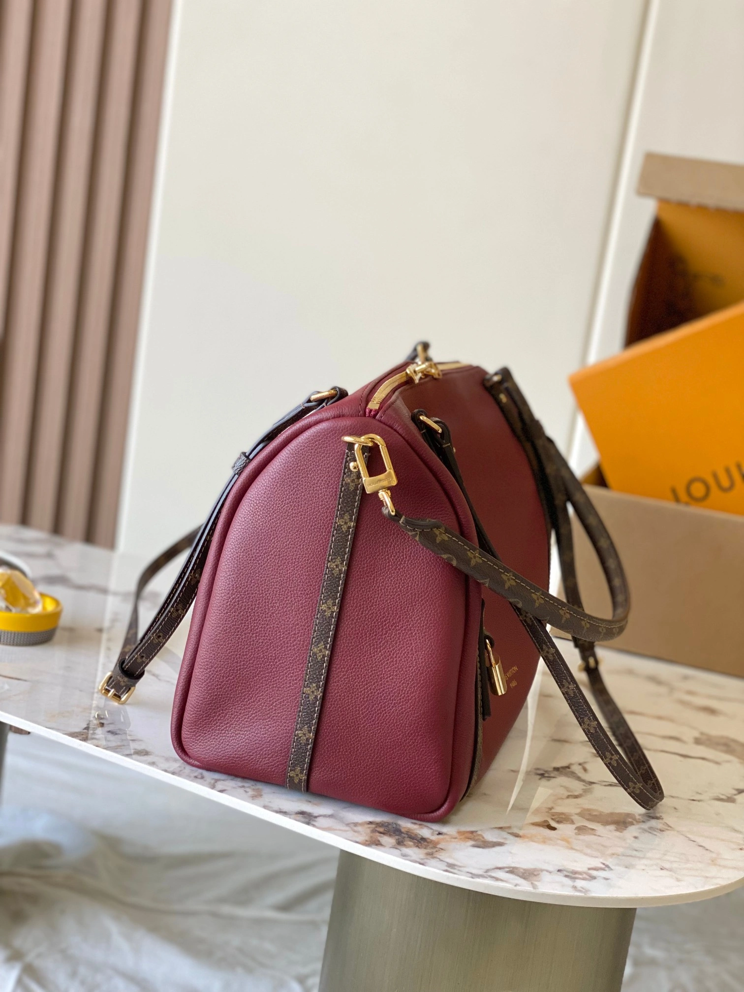 MOMO--8V M27689 high quality version Express cowhide item:F-B106A0937