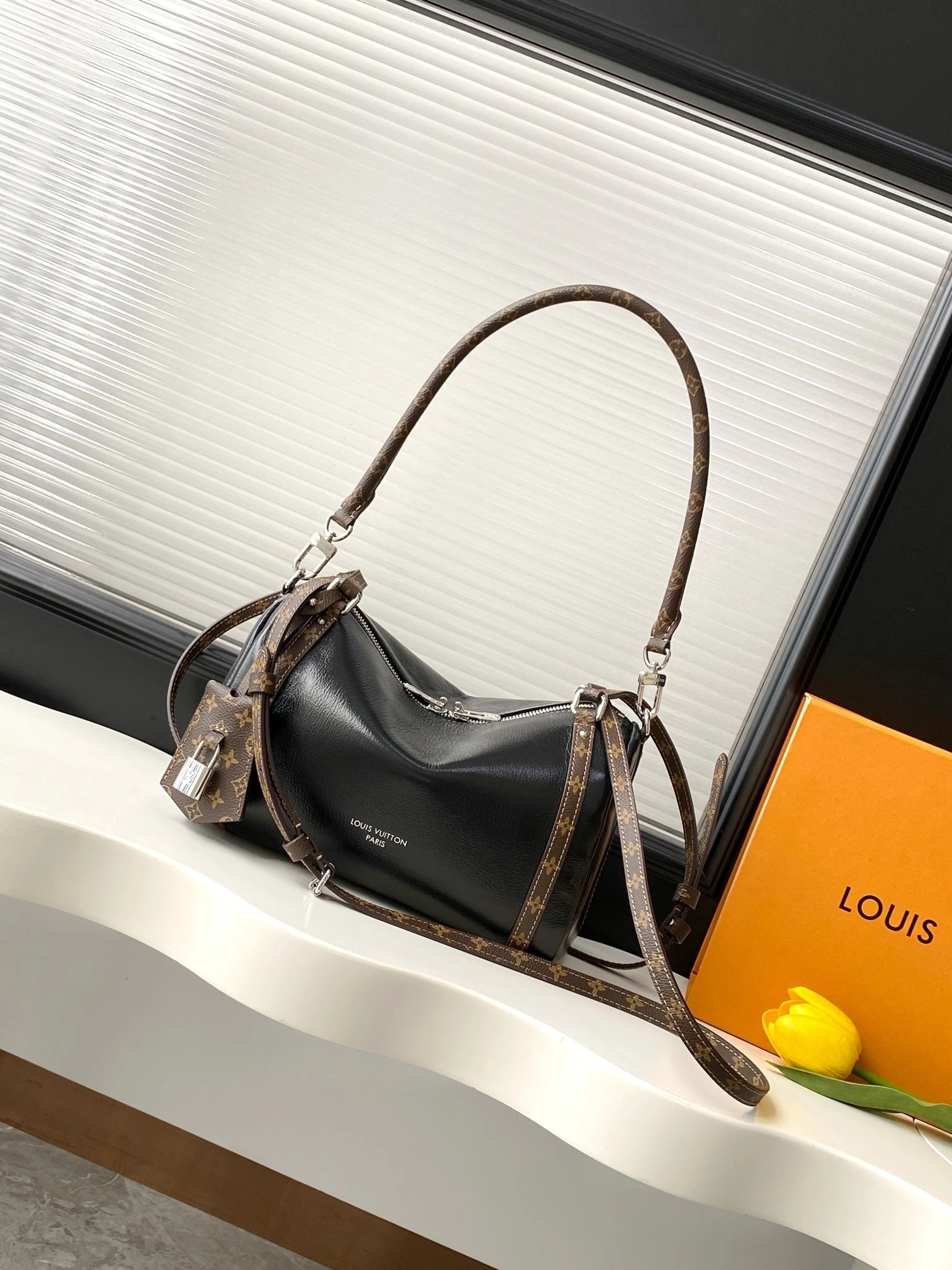 MOMO--8V M27920 high quality version Express cowhide waxed skin item:F-B000A0936