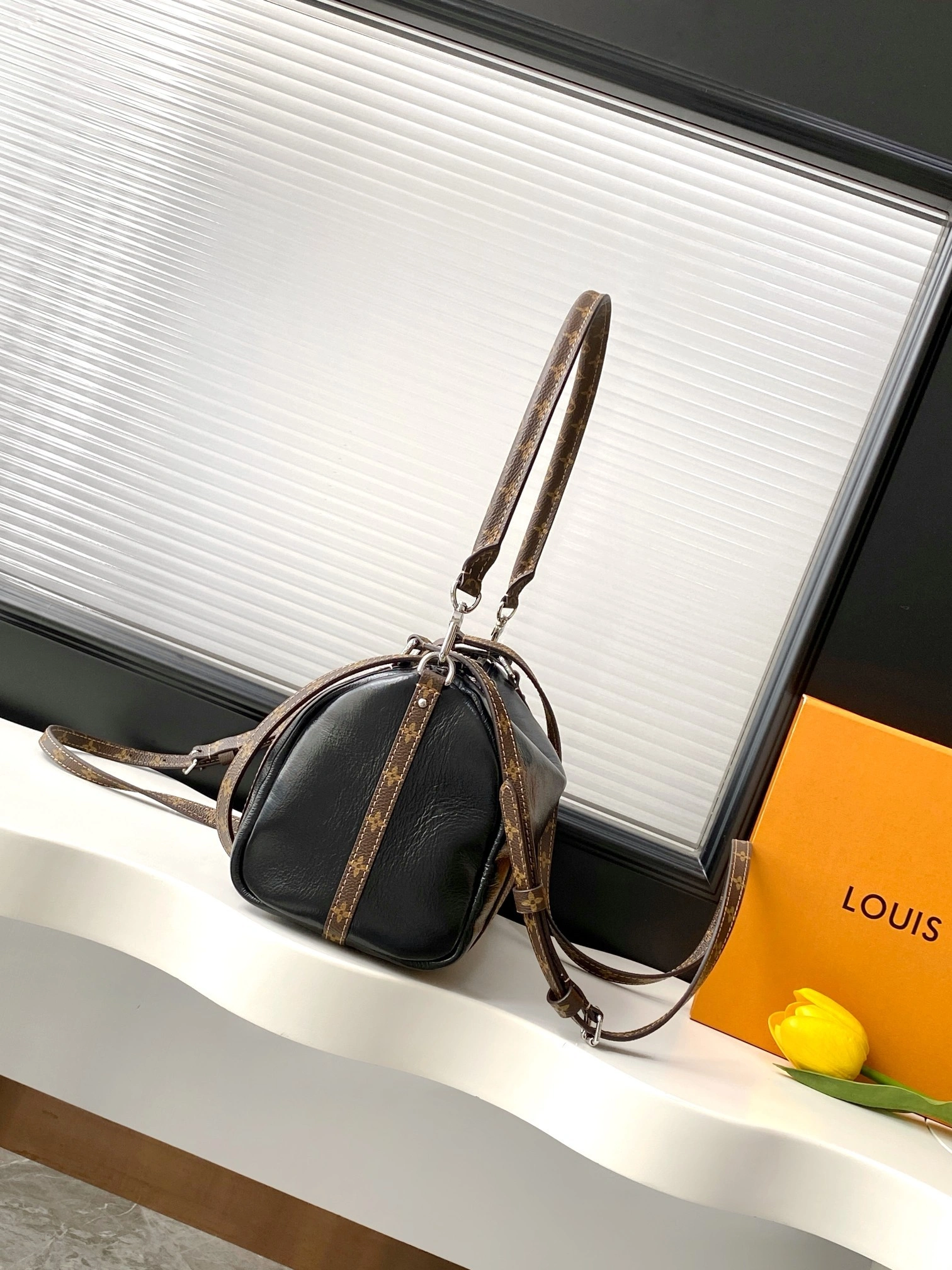 MOMO--8V M27920 high quality version Express cowhide waxed skin item:F-B000A0936