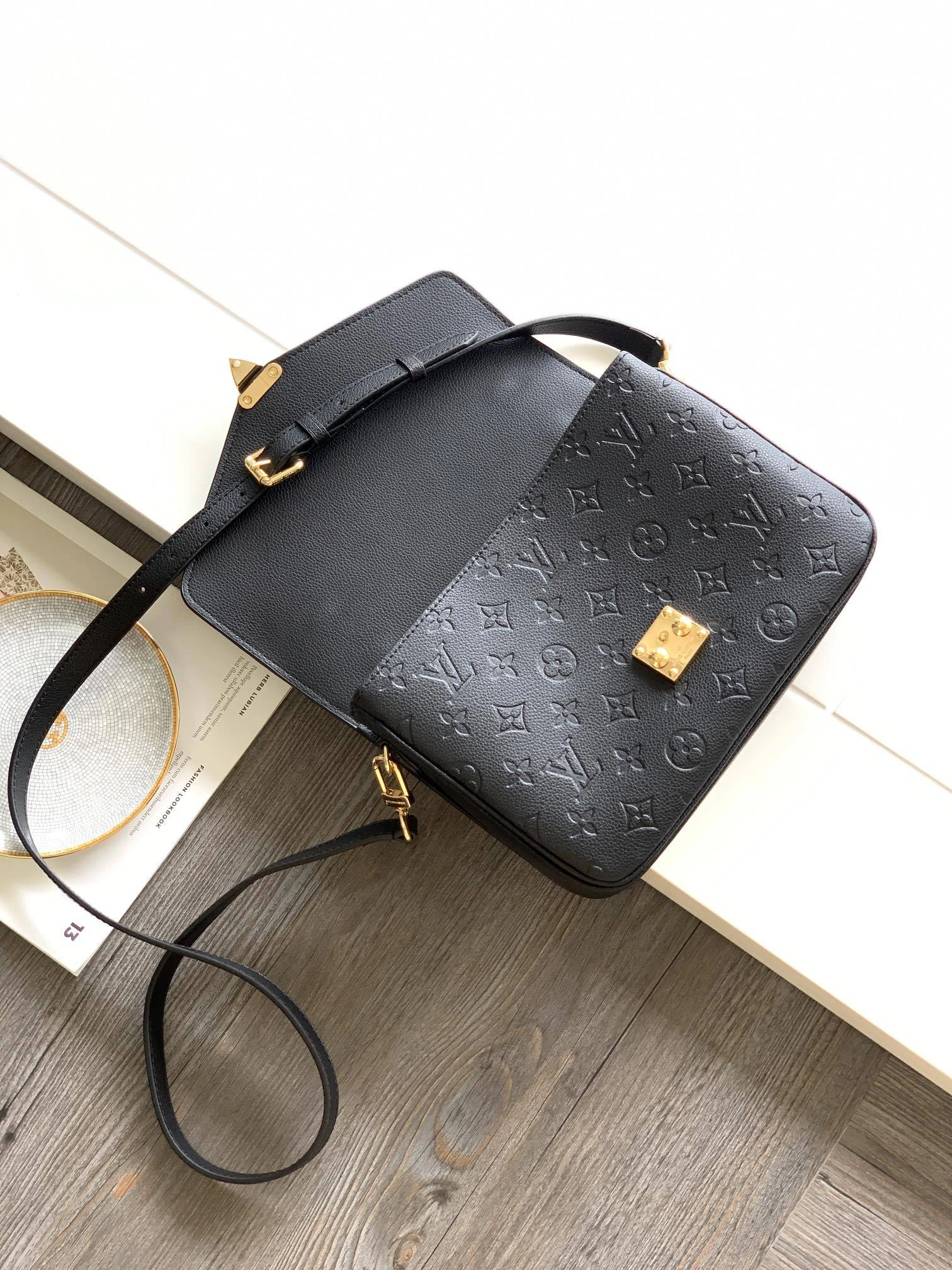 MOMO--8V M41487 high quality version POCHETTE MÉTIS cowhide item:F-B000A1503