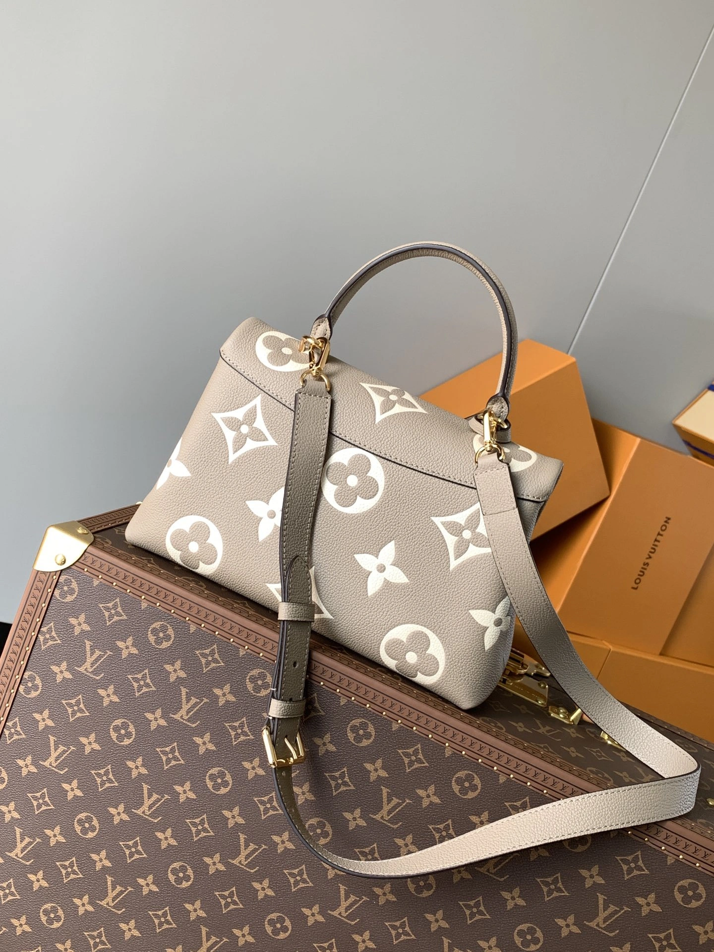 MOMO--8V M46041 high quality version Madeleine cowhide item:F-B000A2108